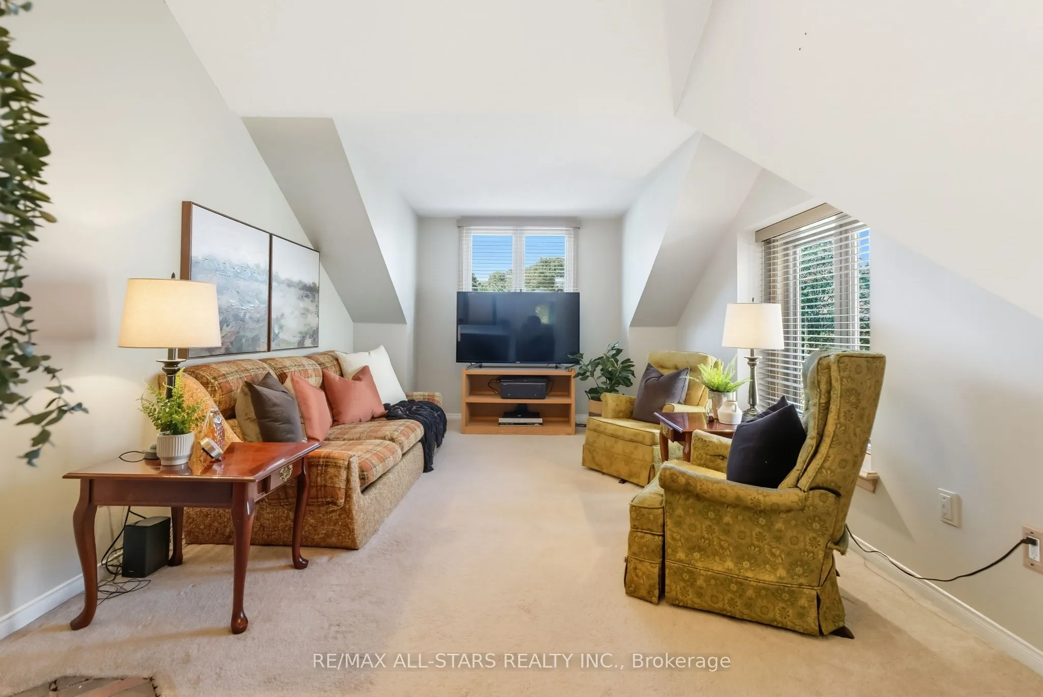 1094 Longbow Drive