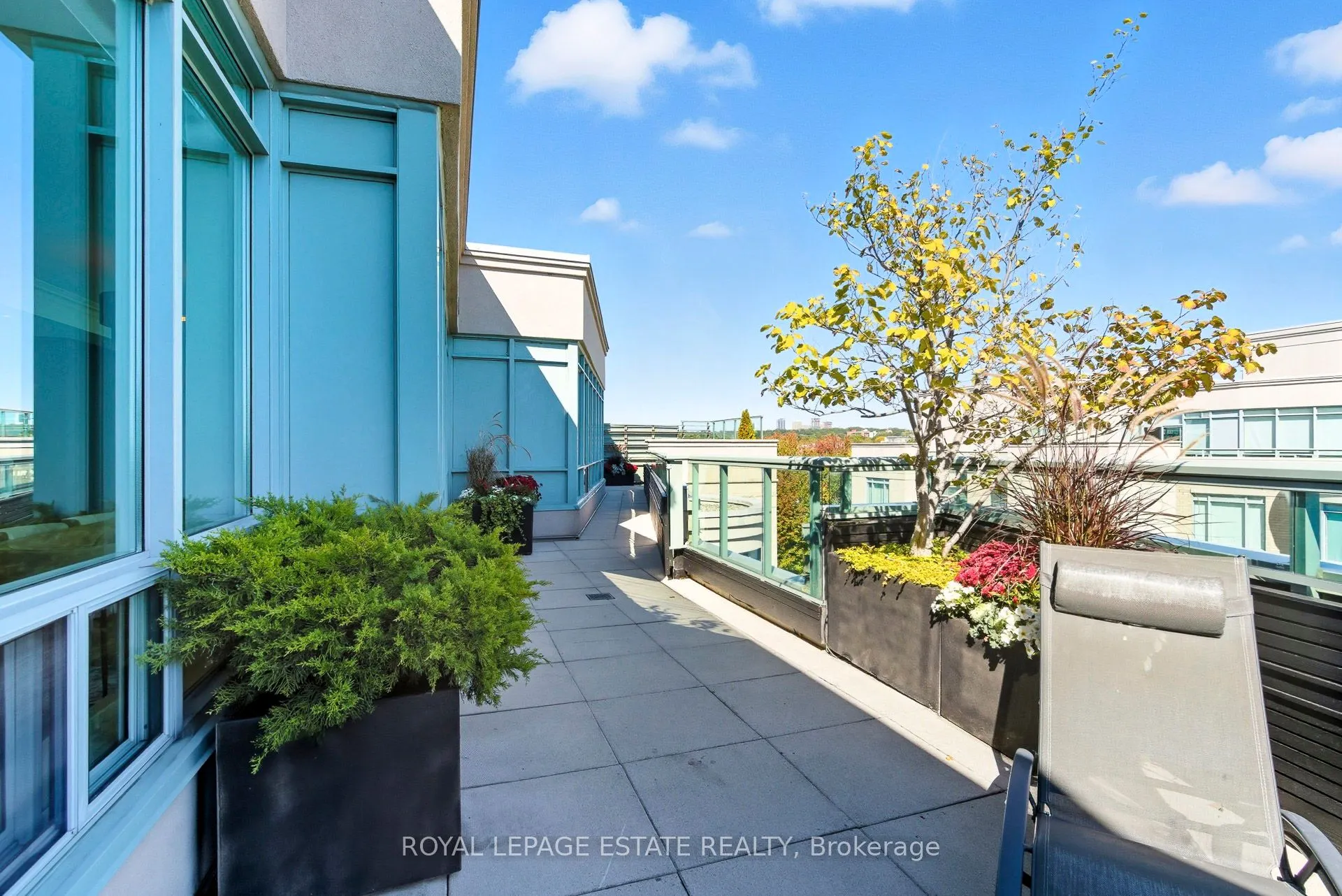 9 Boardwalk Drive, #Ph9