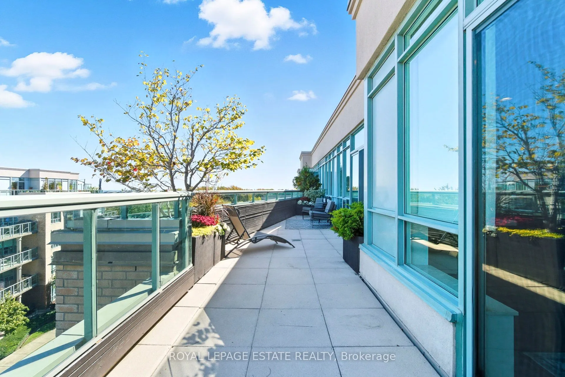 9 Boardwalk Drive, #Ph9
