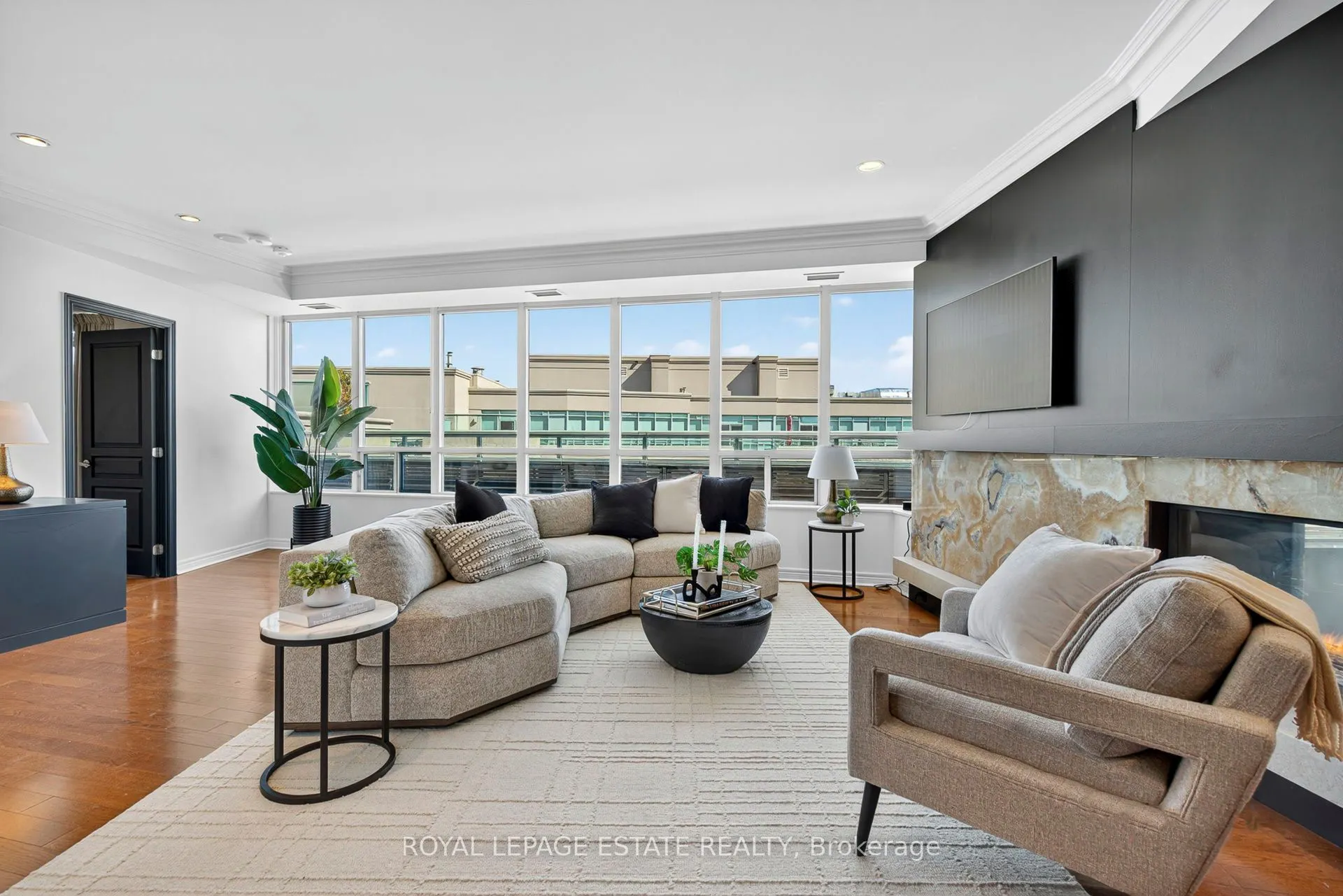 9 Boardwalk Drive, #Ph9