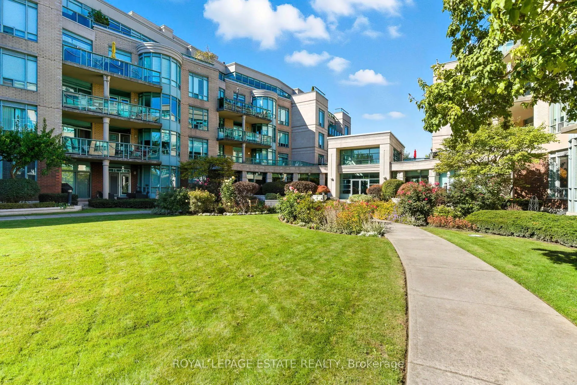 9 Boardwalk Drive, #Ph9