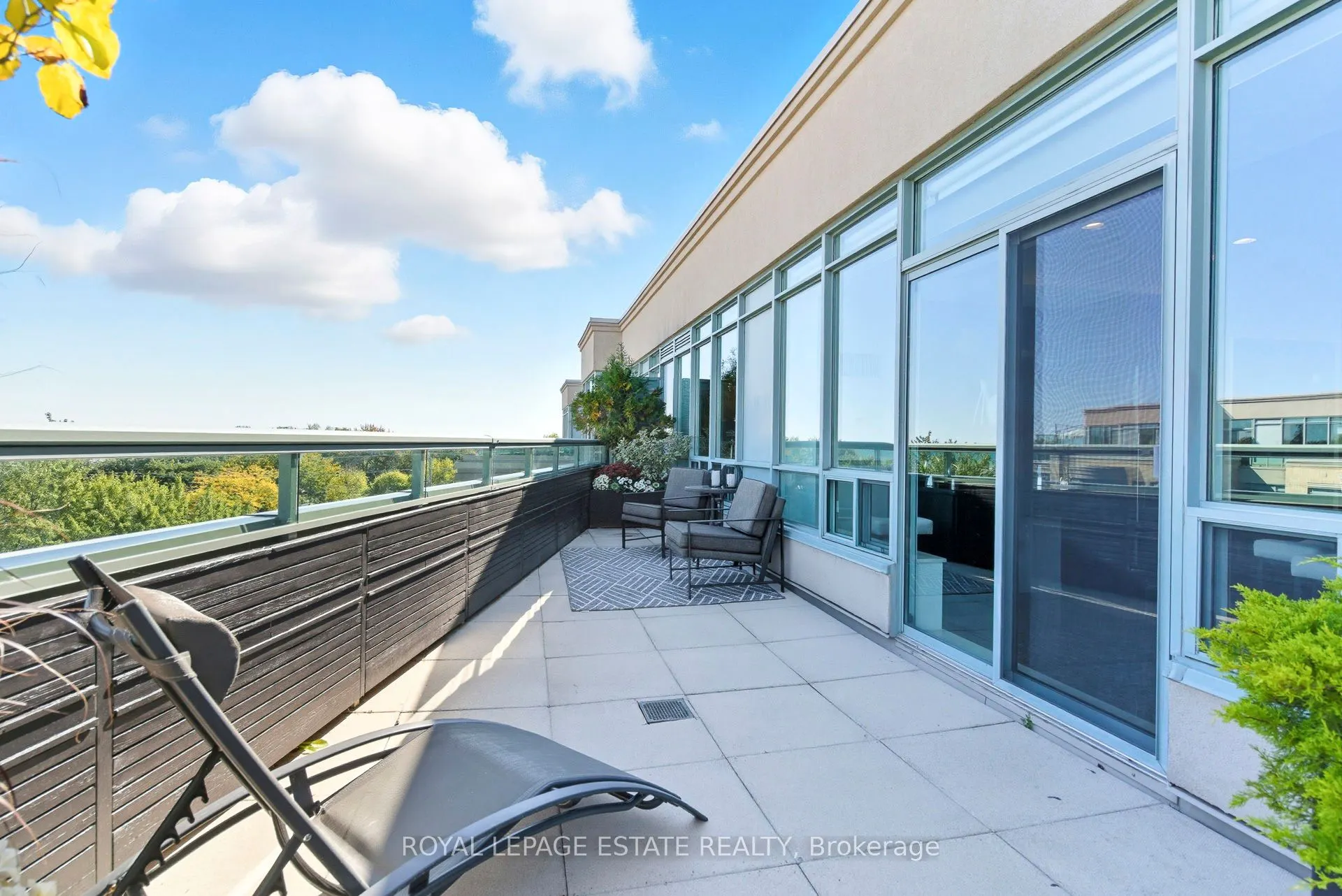 9 Boardwalk Drive, #Ph9