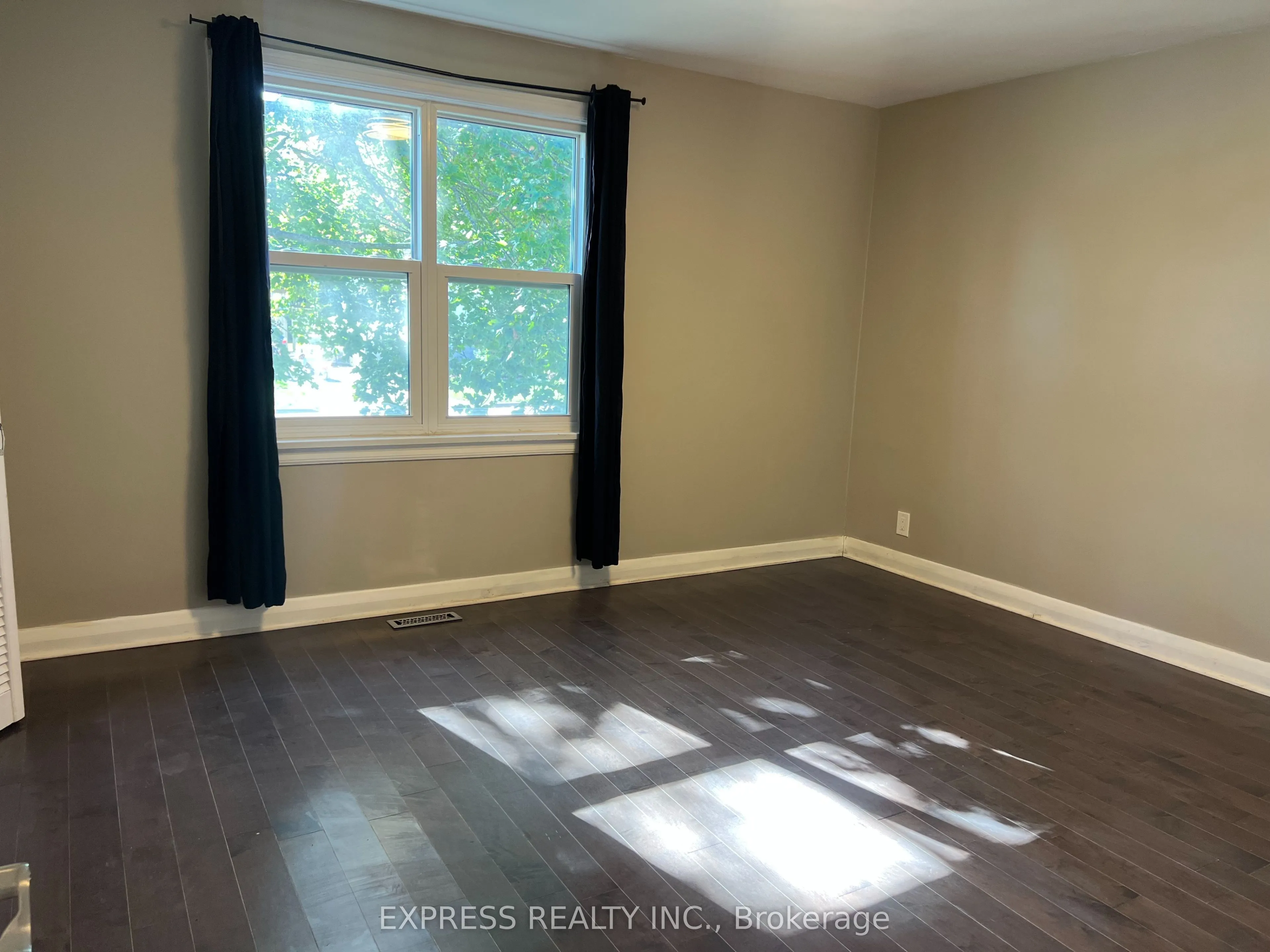 120 Beatrice Street W