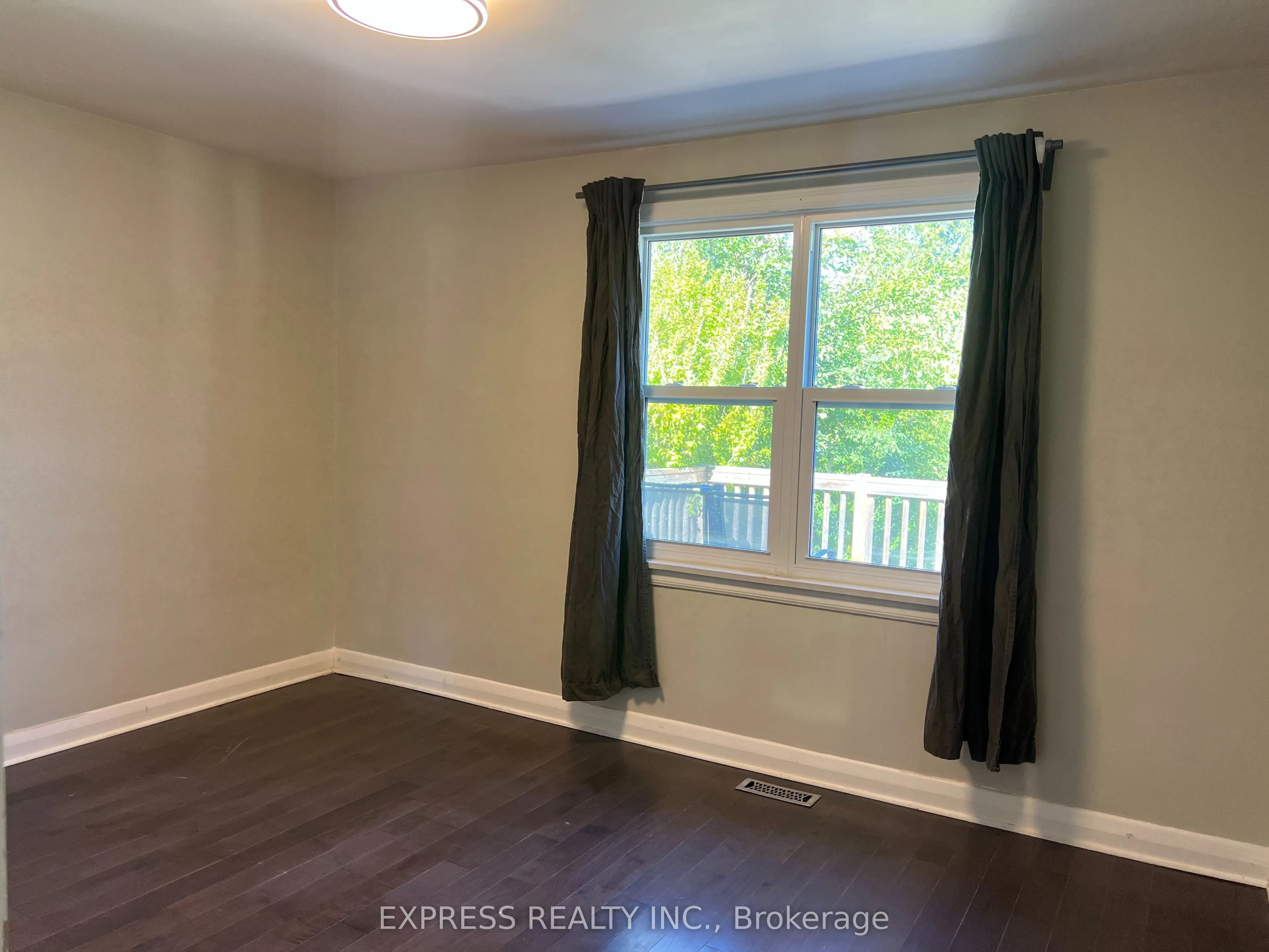 120 Beatrice Street W