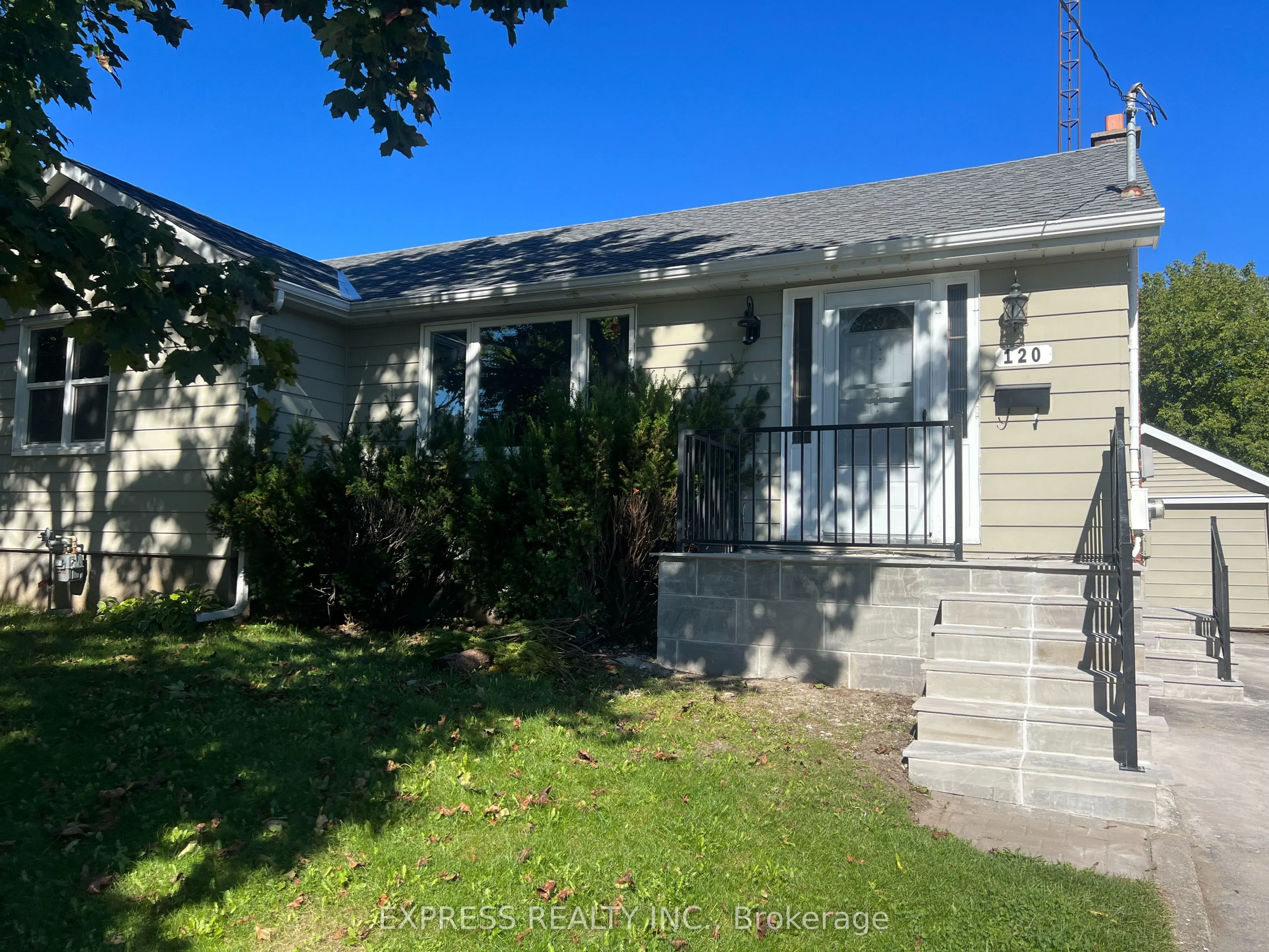 120 Beatrice Street W
