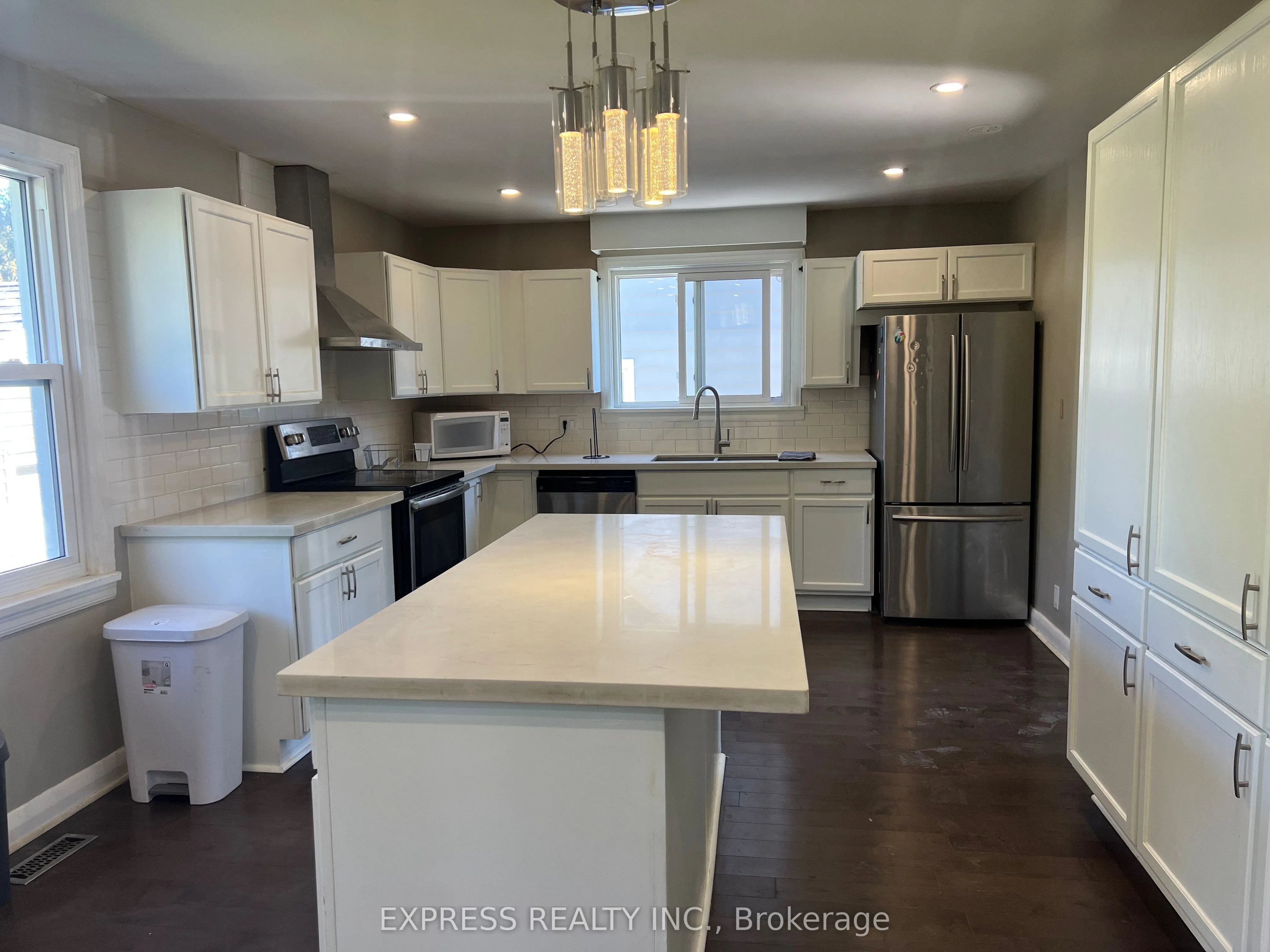 120 Beatrice Street W