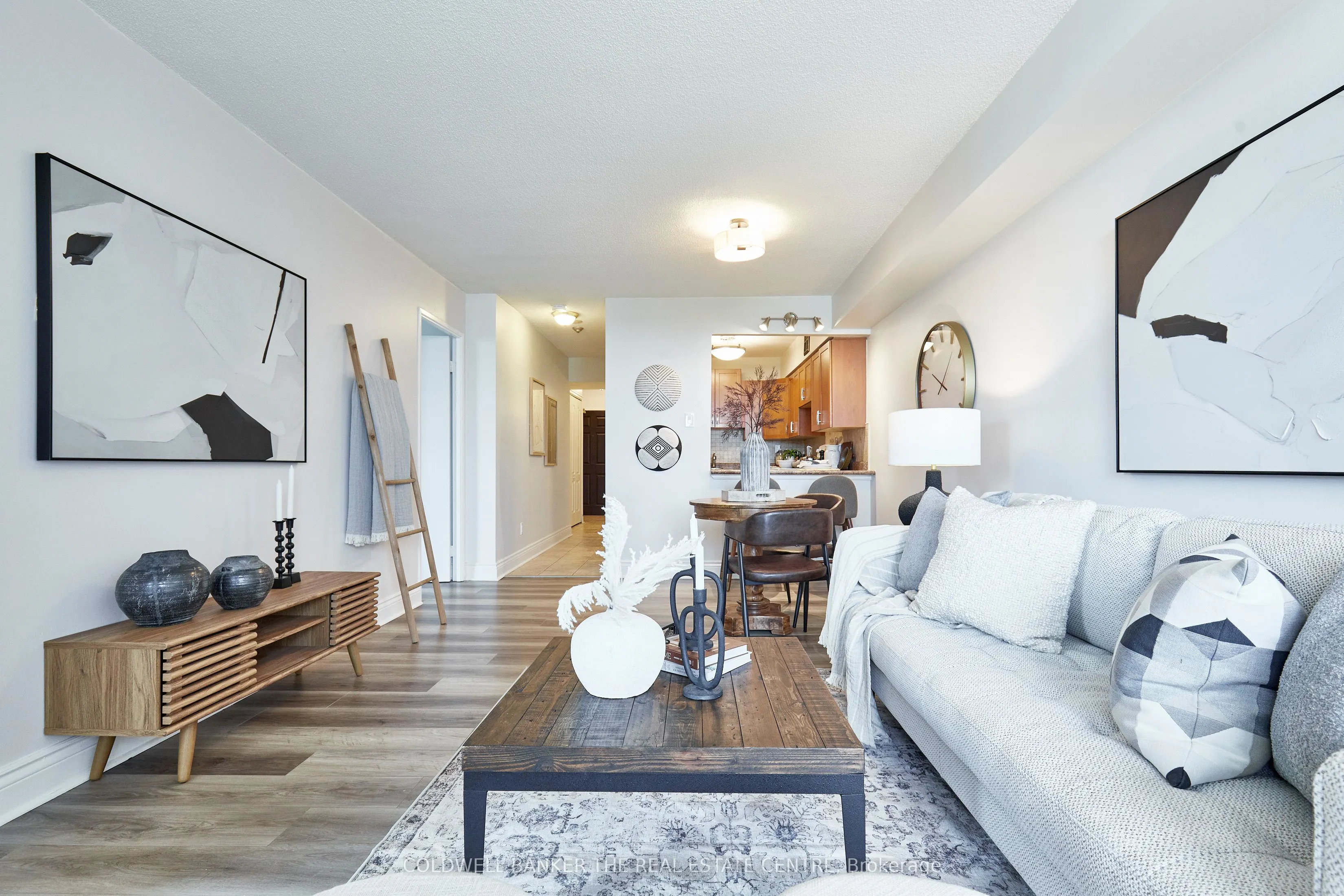 2 Westney Road N, #401