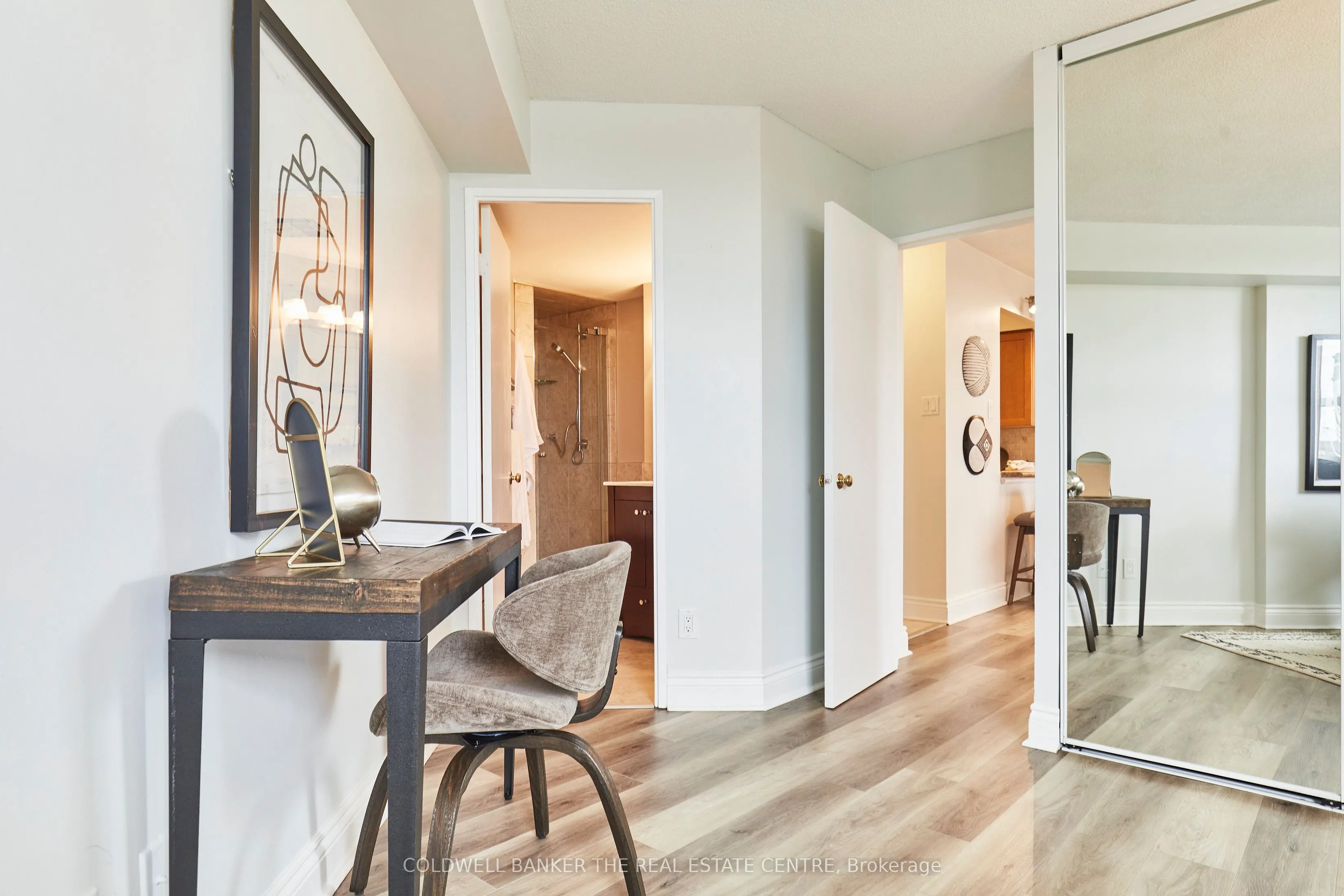 2 Westney Road N, #401