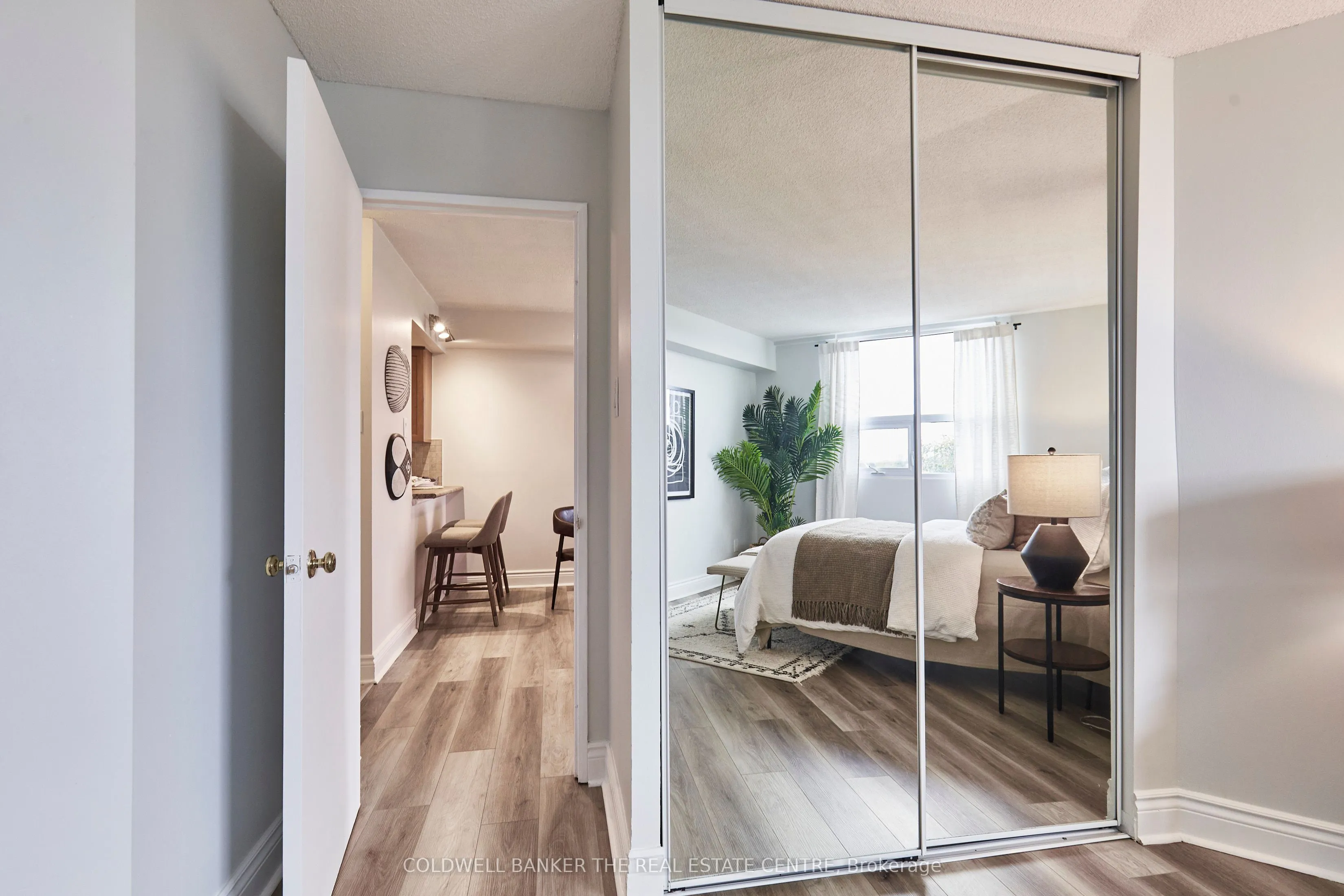 2 Westney Road N, #401