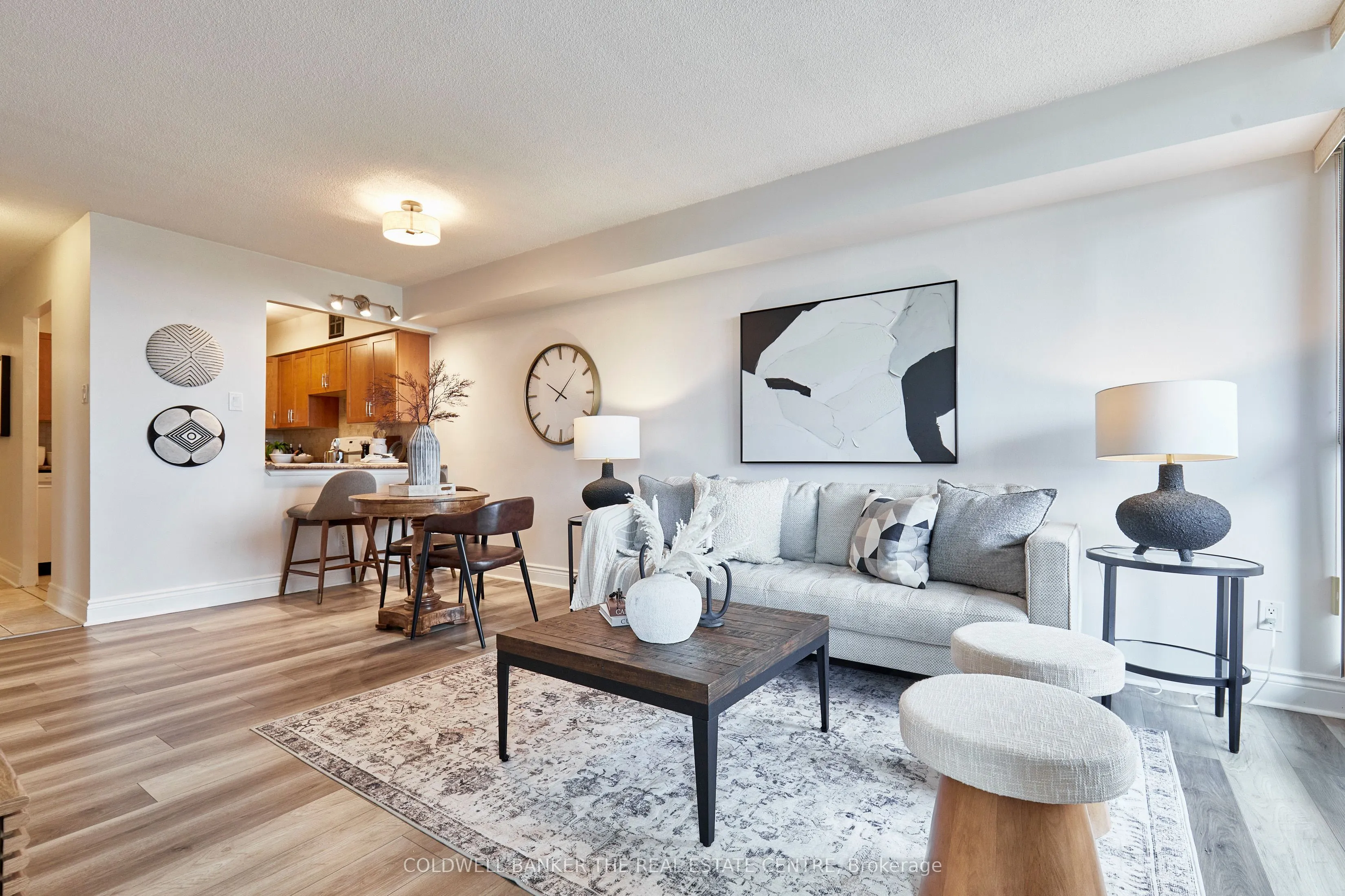 2 Westney Road N, #401