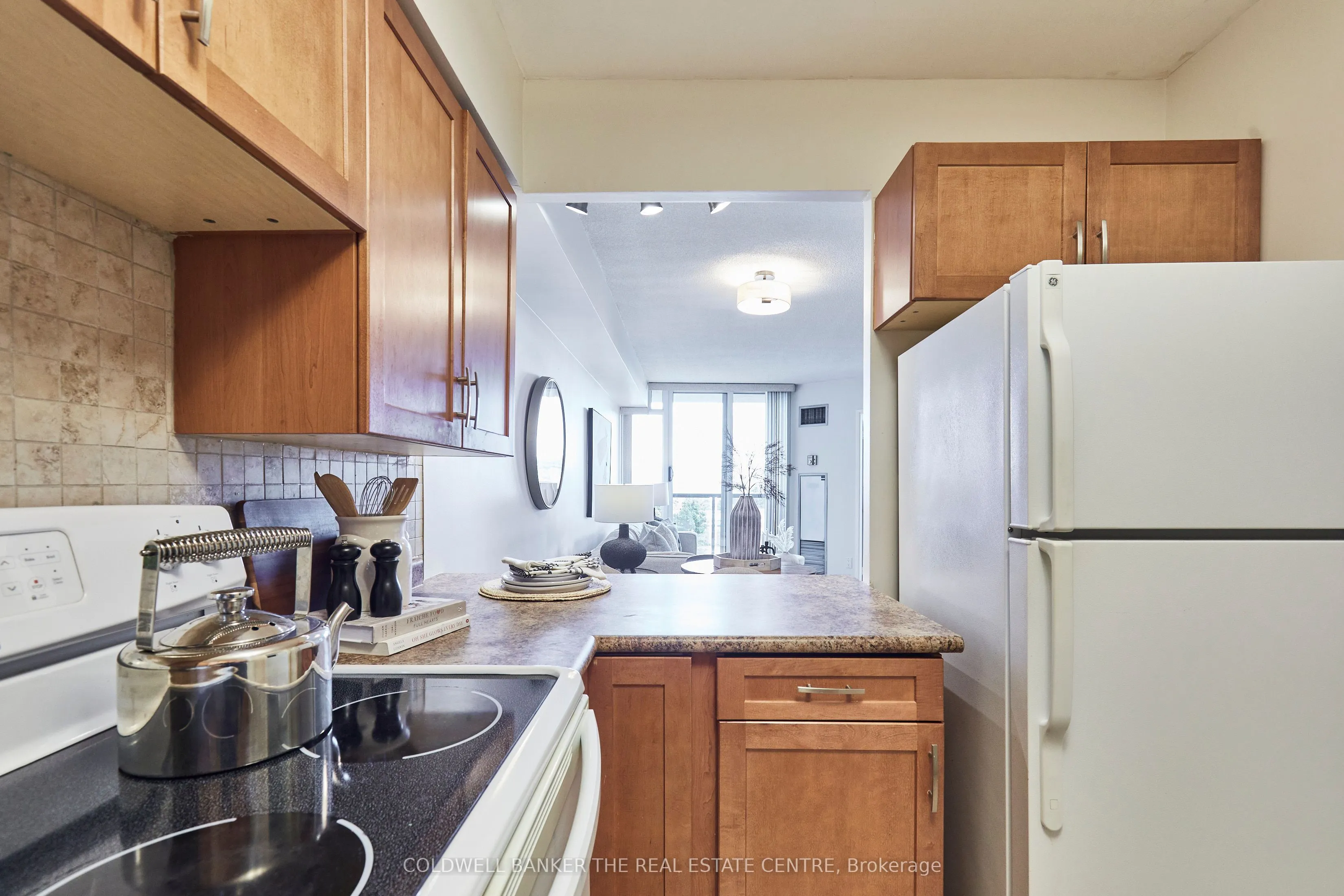 2 Westney Road N, #401