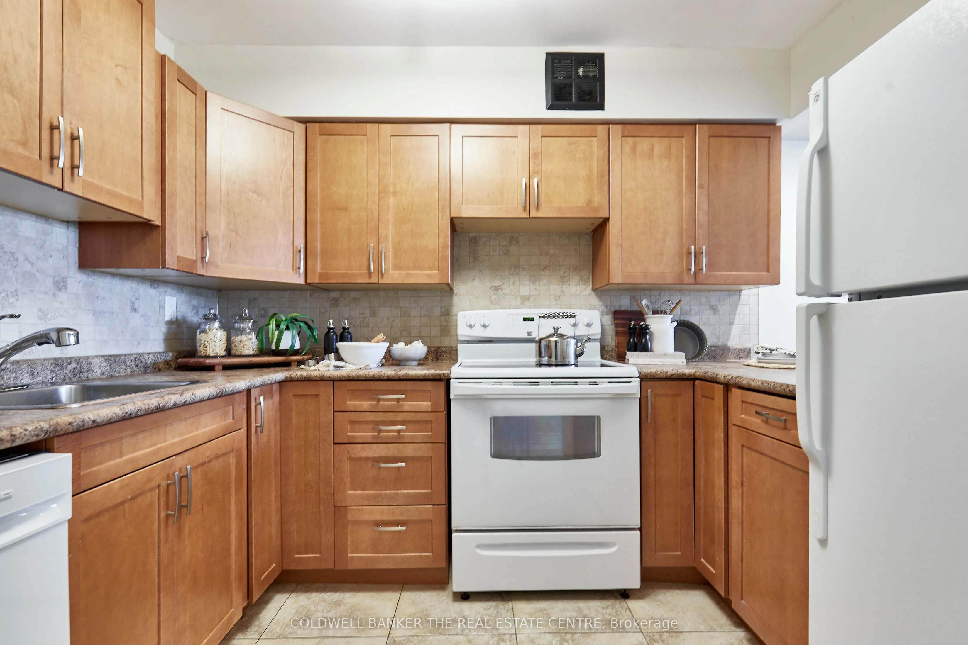 2 Westney Road N, #401