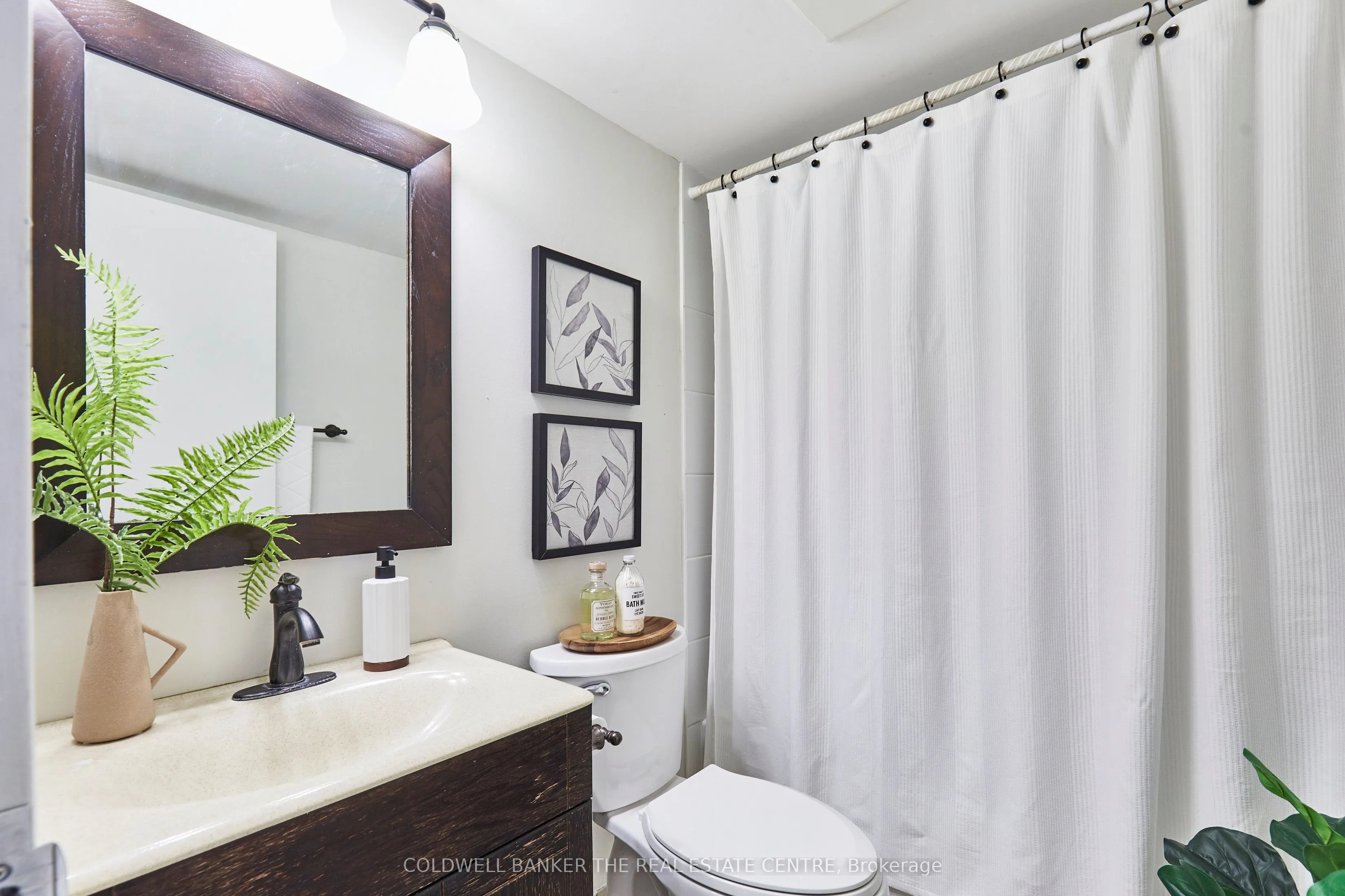 2 Westney Road N, #401