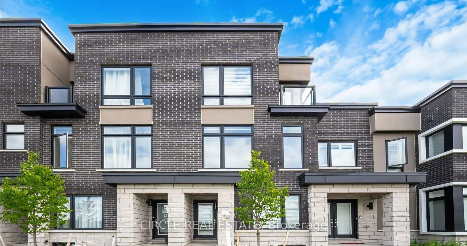 2594 Castlegate Crossing