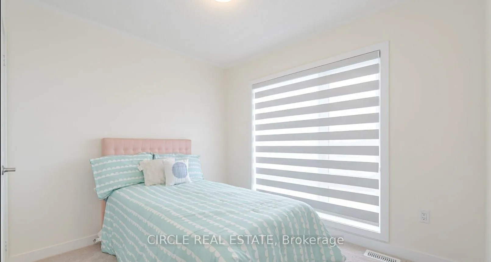 2594 Castlegate Crossing