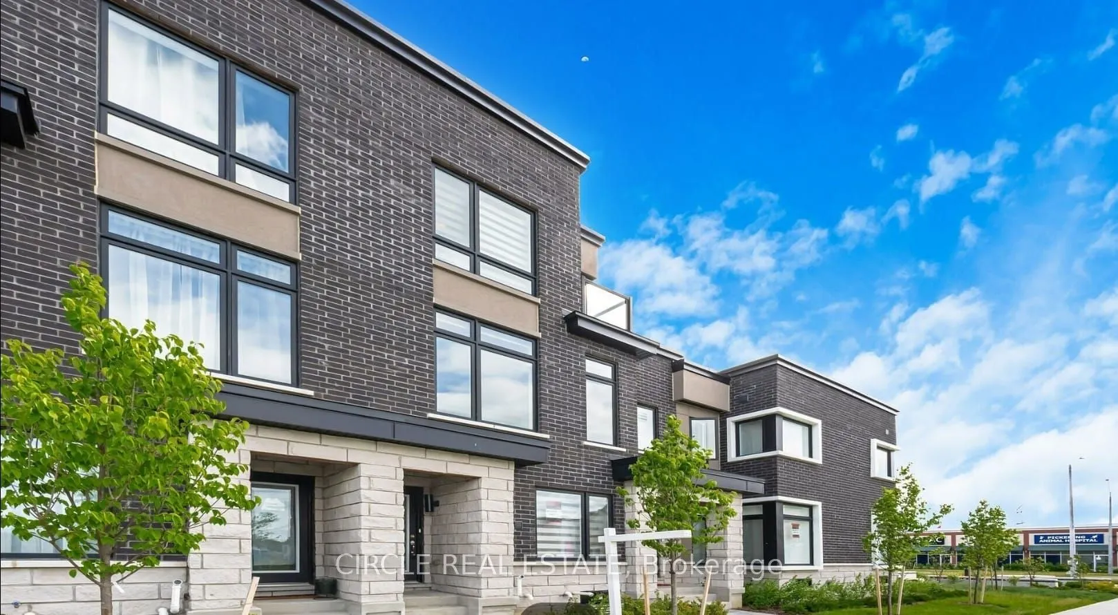 2594 Castlegate Crossing