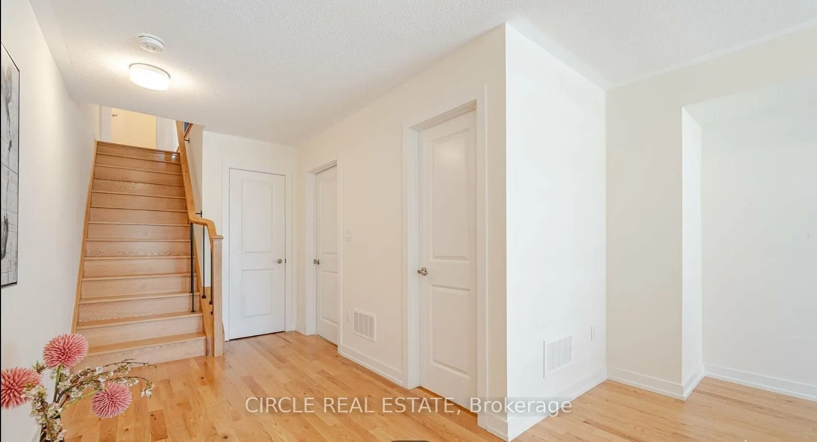 2594 Castlegate Crossing