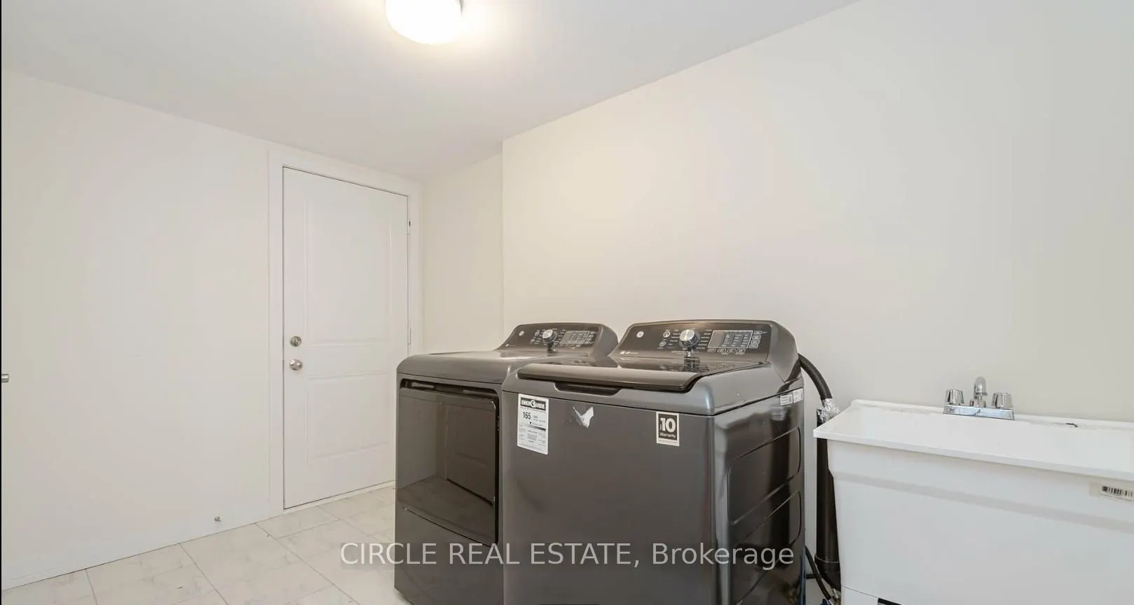 2594 Castlegate Crossing