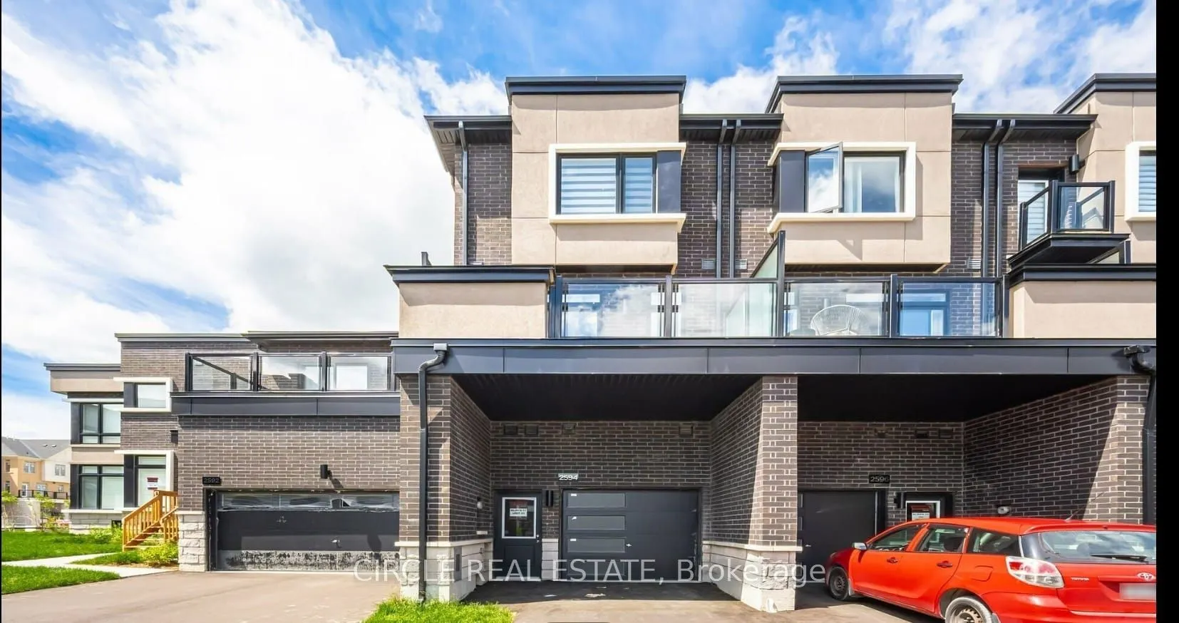 2594 Castlegate Crossing