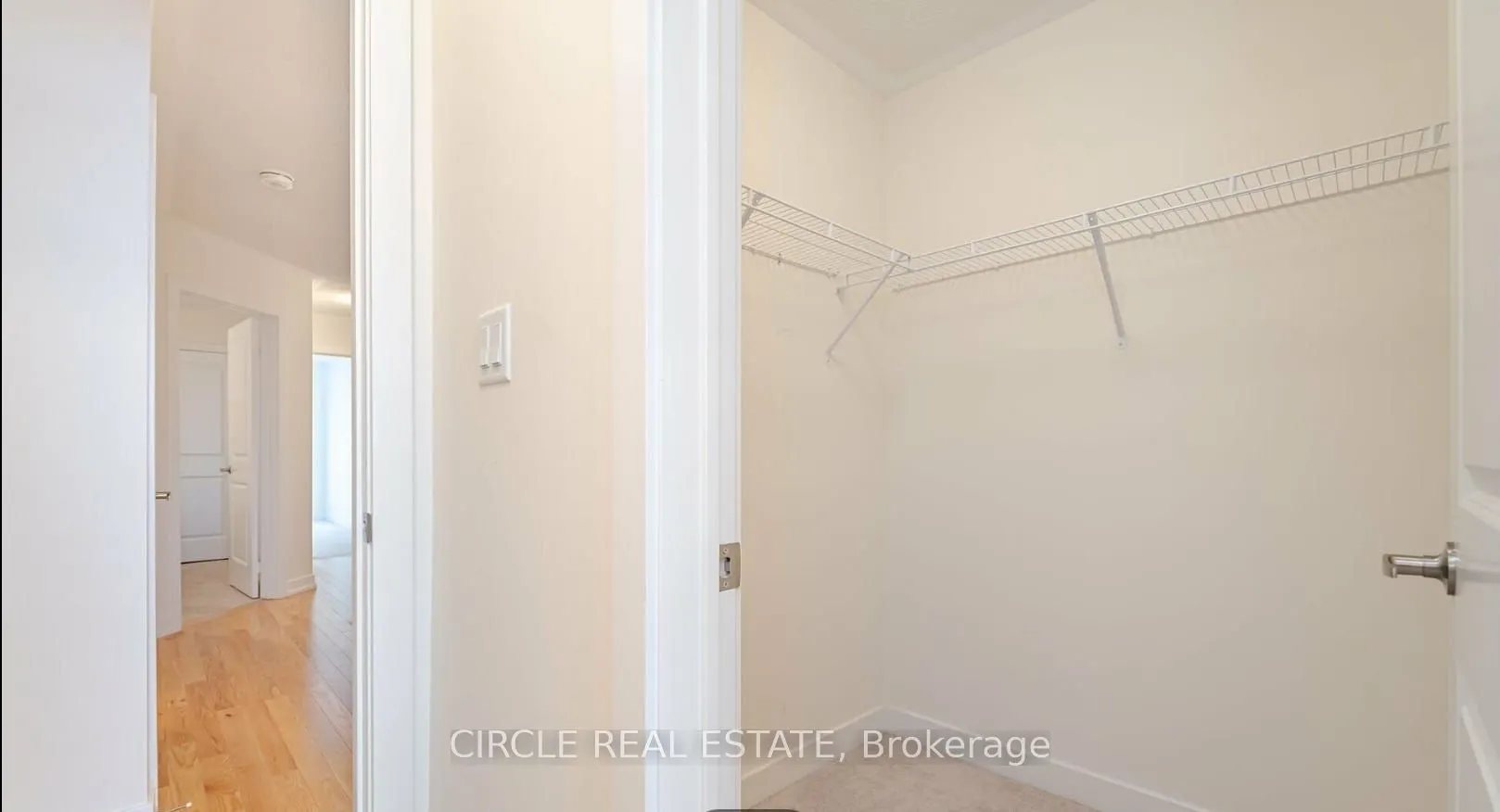 2594 Castlegate Crossing