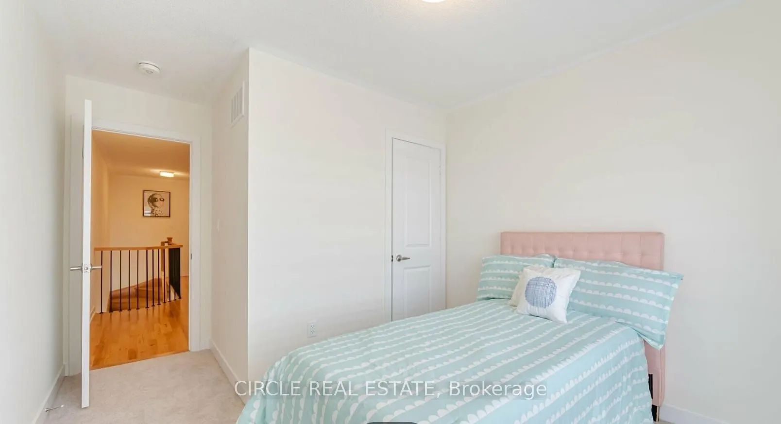 2594 Castlegate Crossing