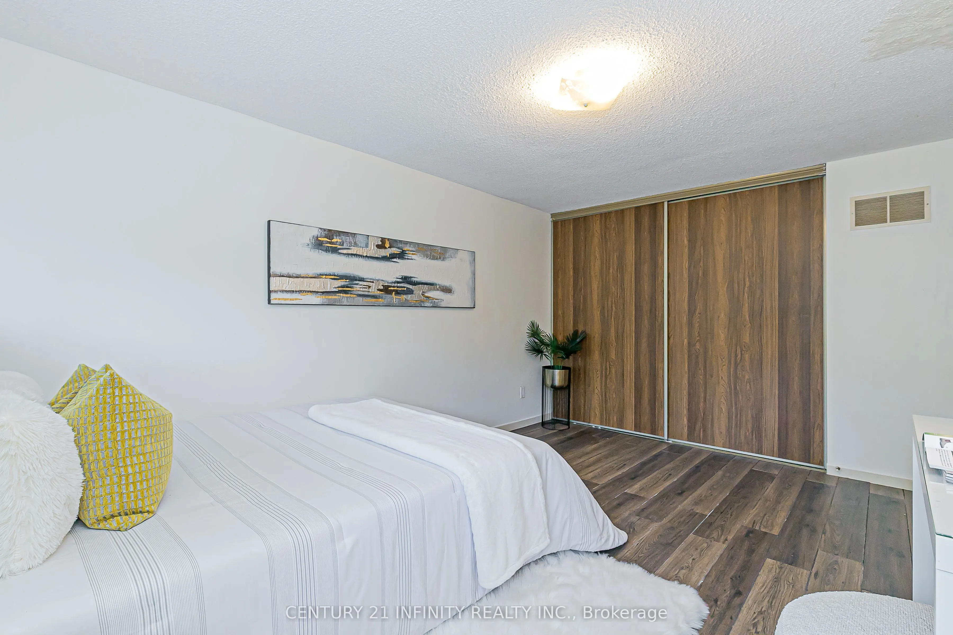 3000 Midland Avenue, #30