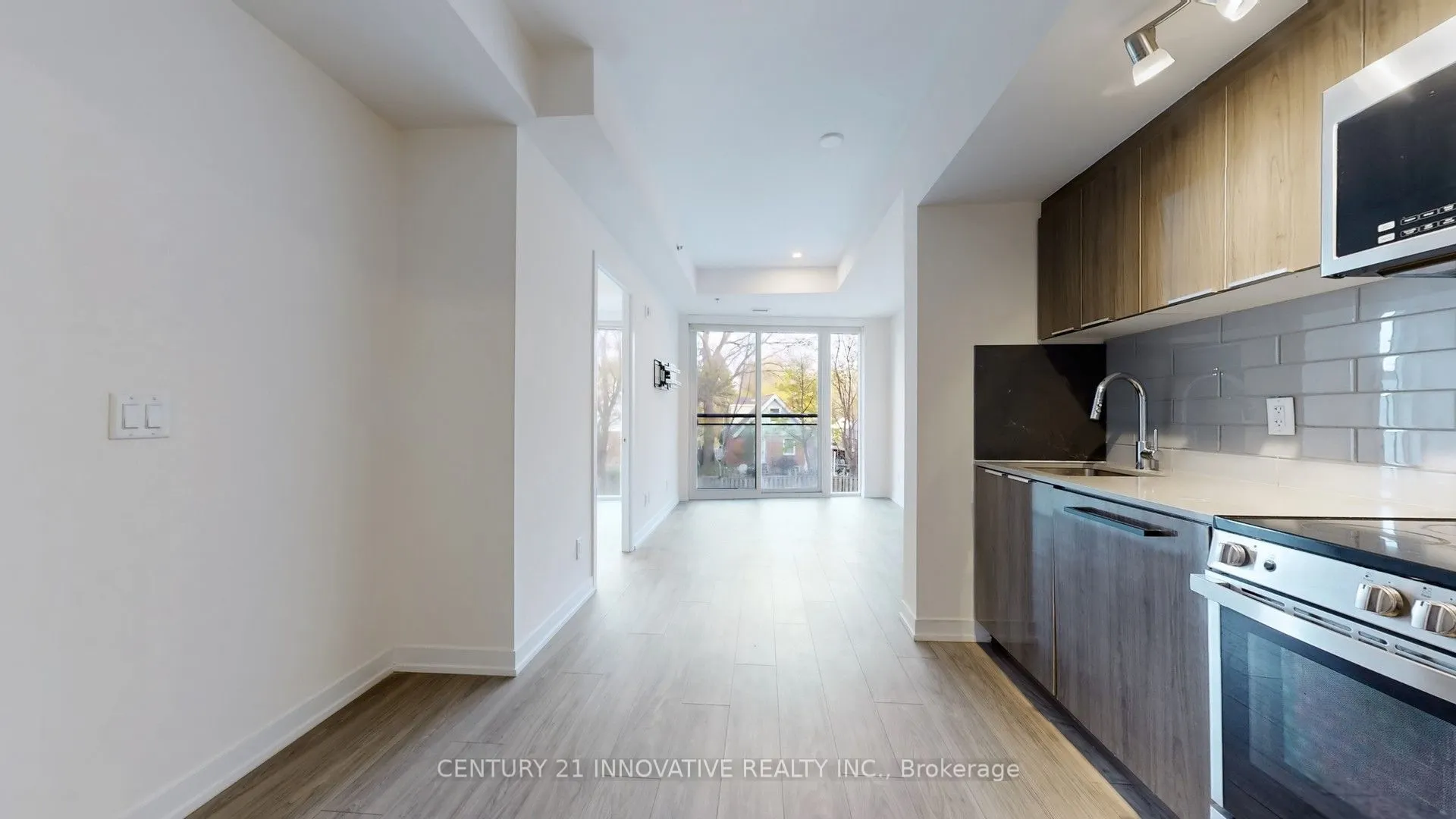 90 Glen Everest Road, #204