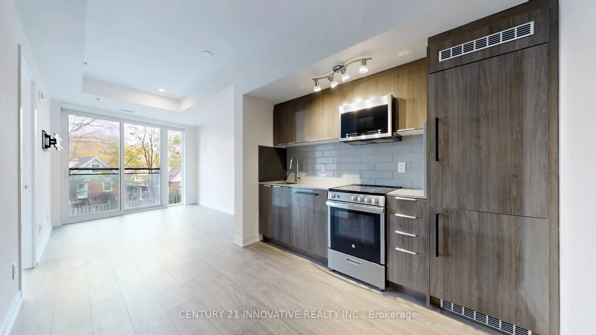 90 Glen Everest Road, #204