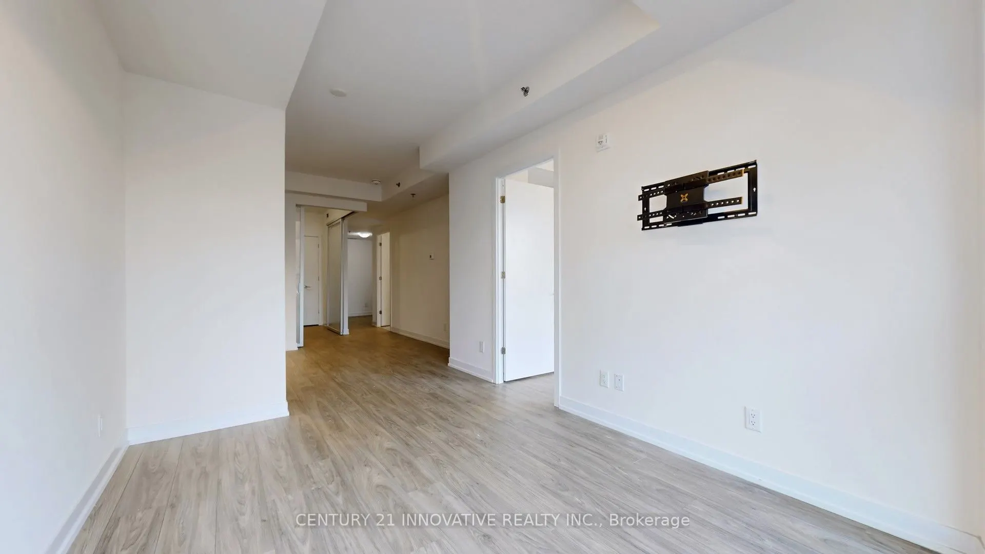 90 Glen Everest Road, #204