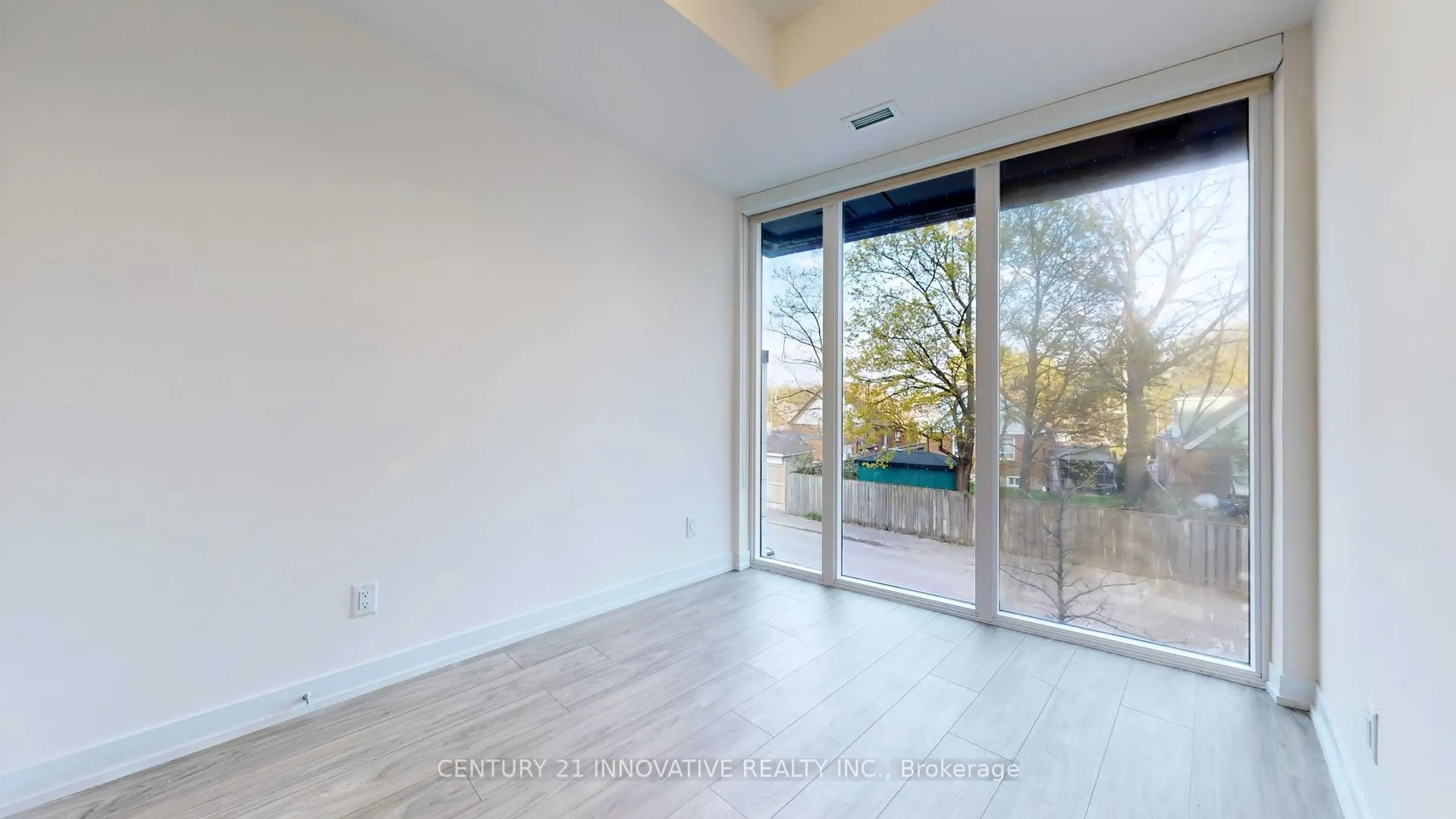 90 Glen Everest Road, #204