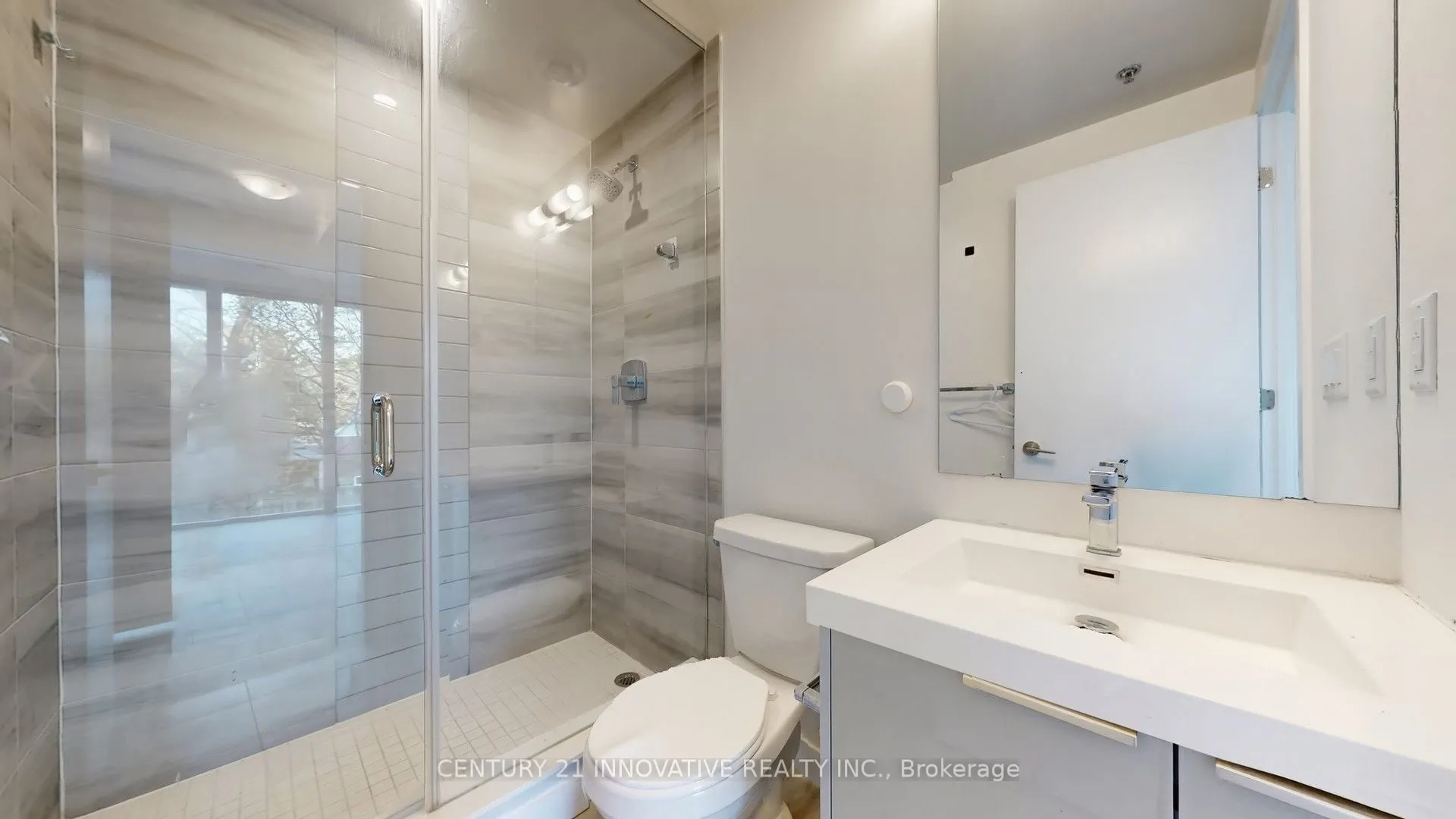 90 Glen Everest Road, #204
