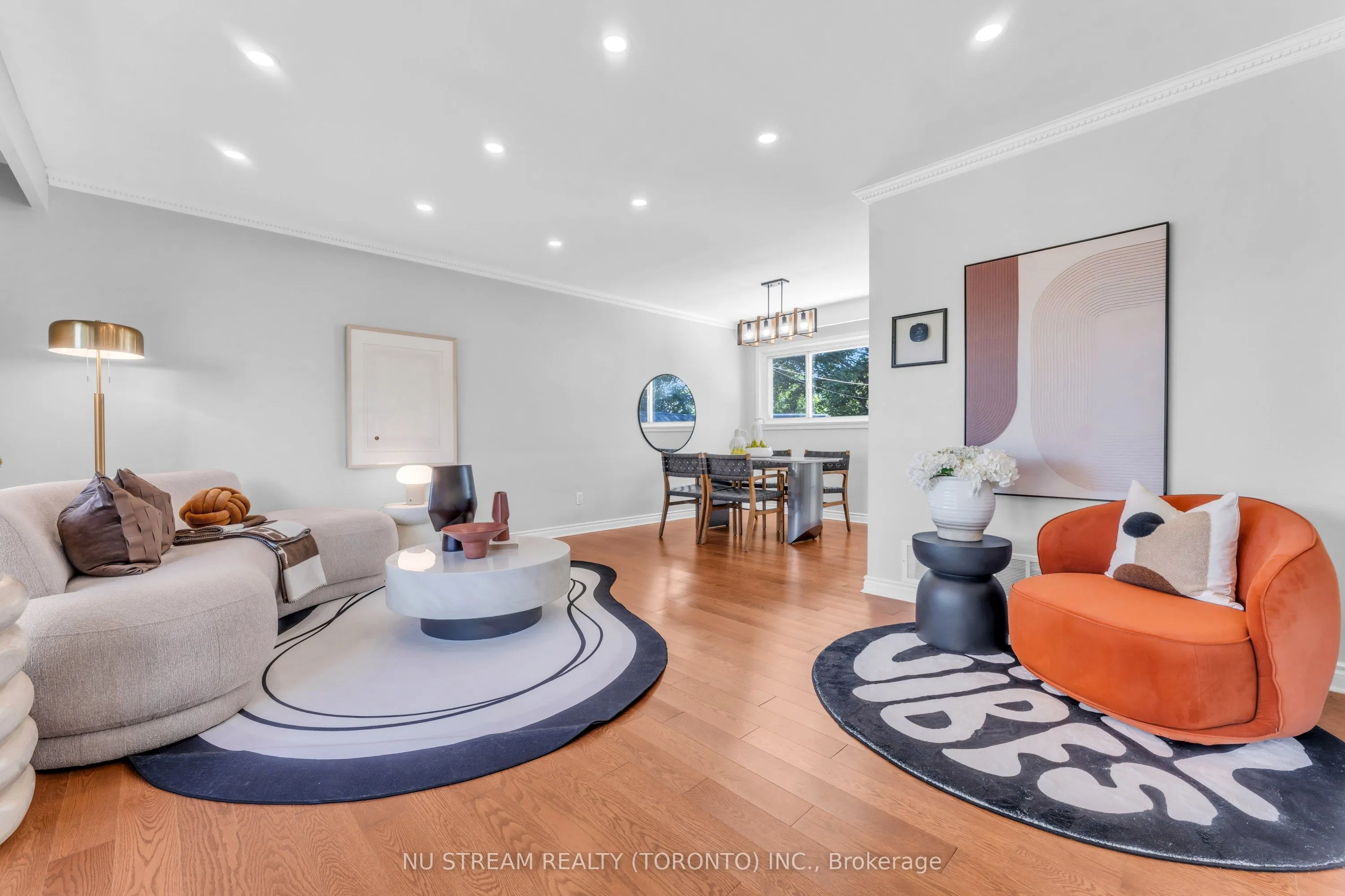 35 Shrewsbury Square