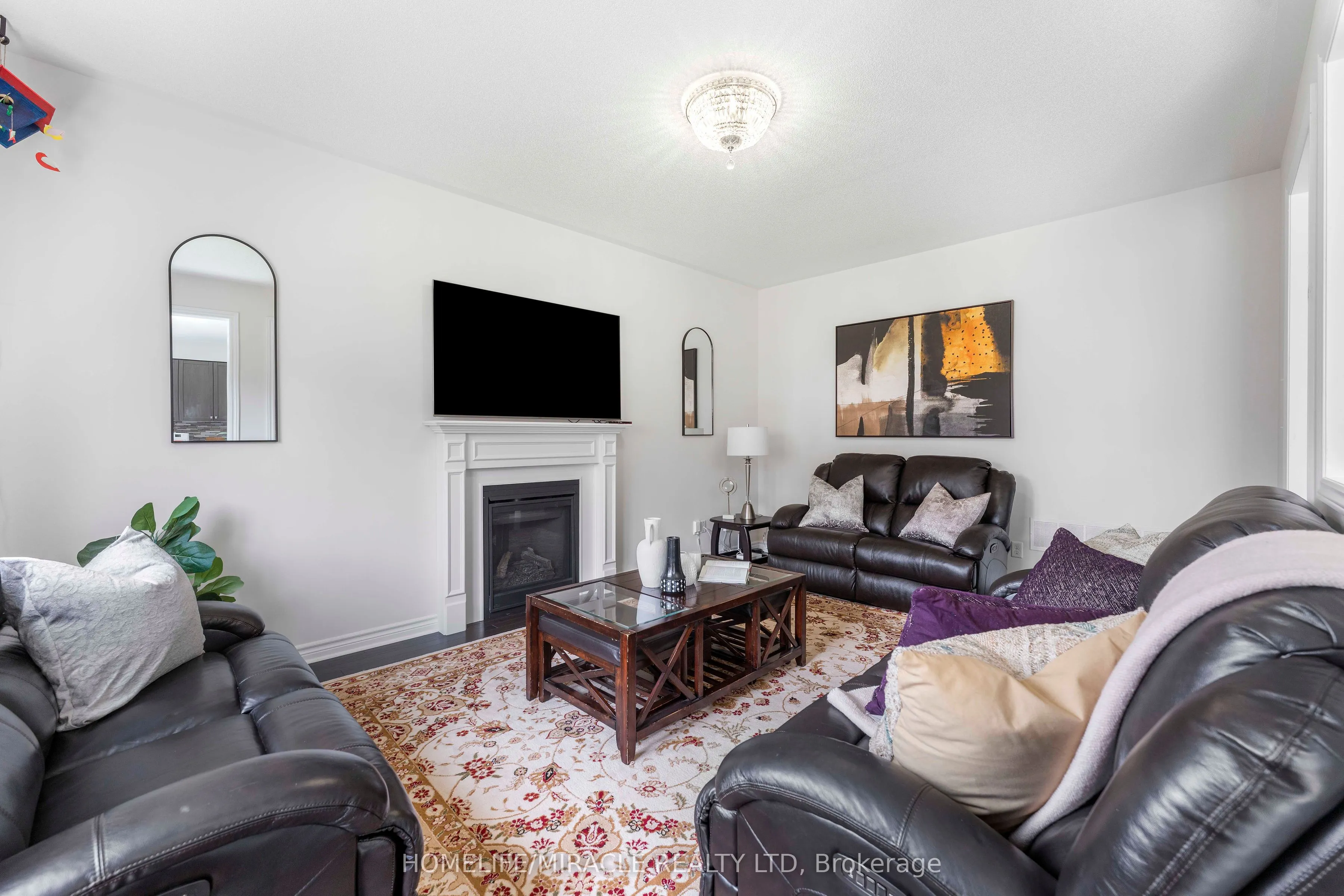 925 Greenhill Avenue