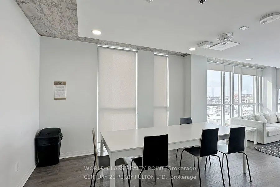 1900 Simcoe Street, #633