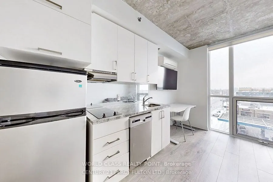 1900 Simcoe Street, #633