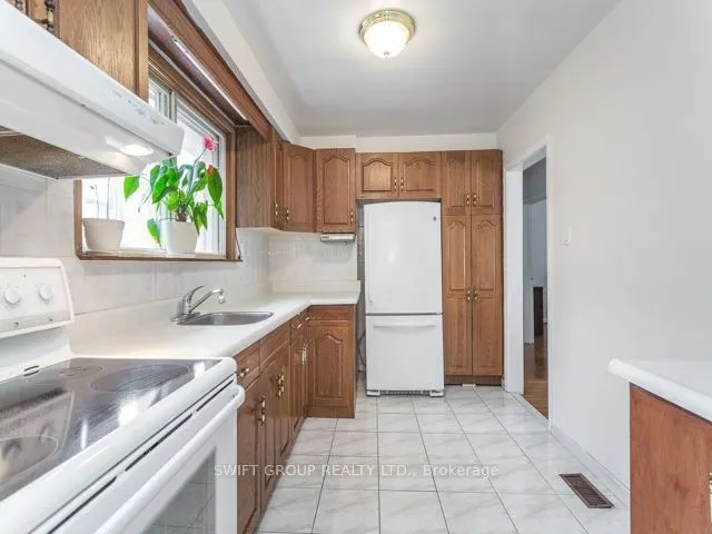 80 Tansley Avenue, #MAIN FLOOR