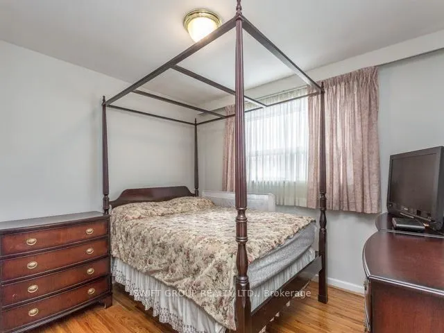 80 Tansley Avenue, #MAIN FLOOR