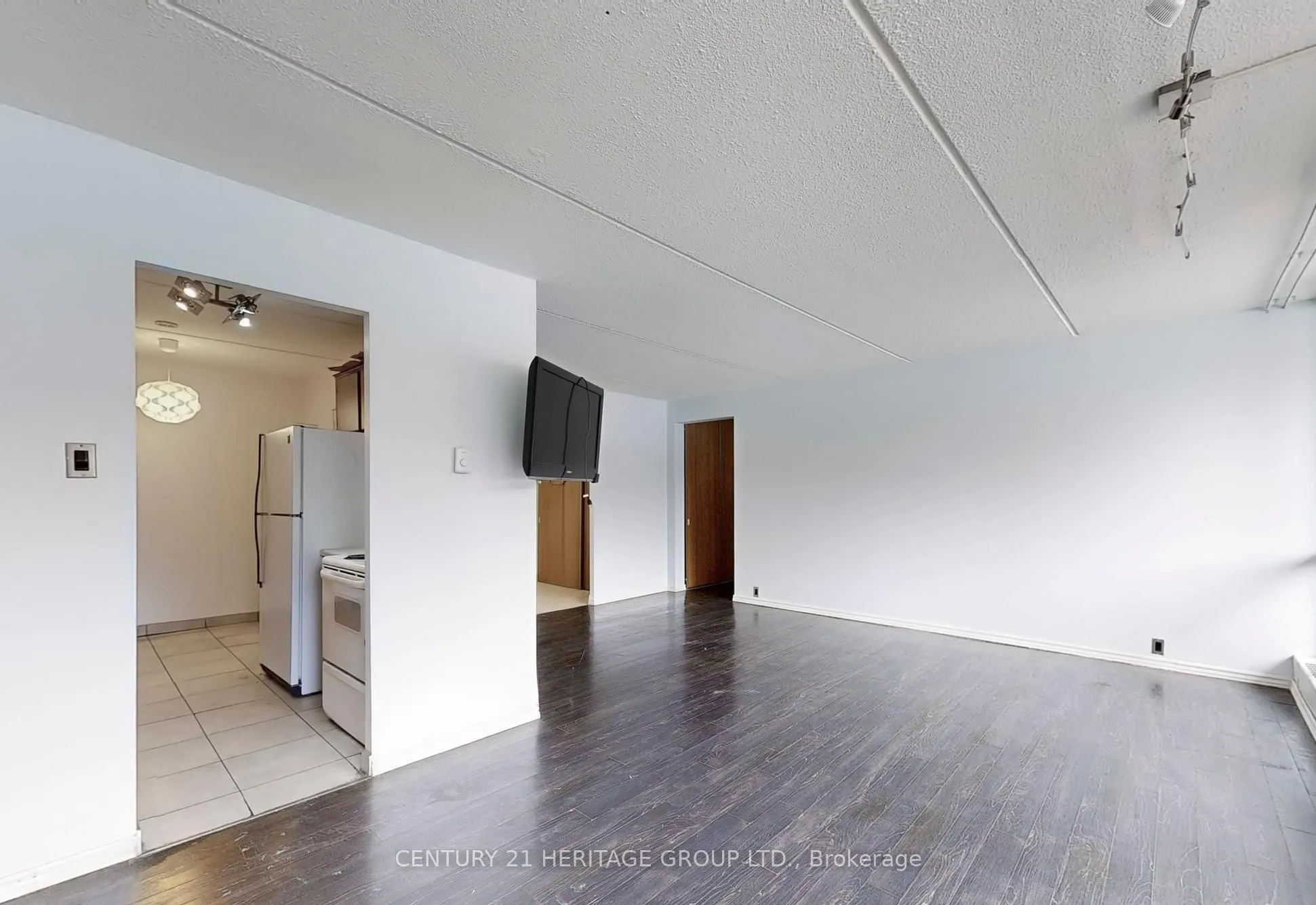 2 Glamorgan Avenue, #202