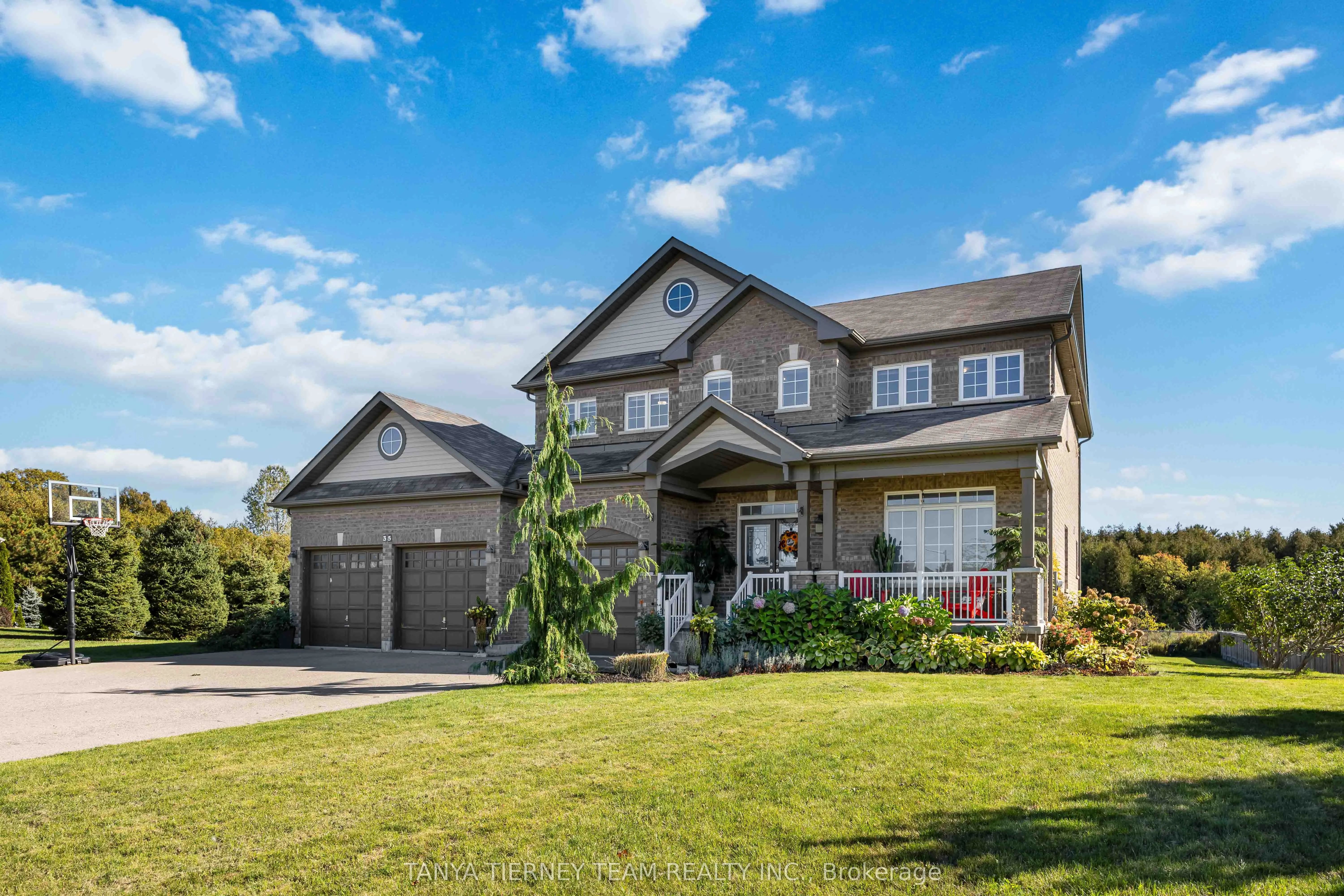 35 Charles Tilley Crescent