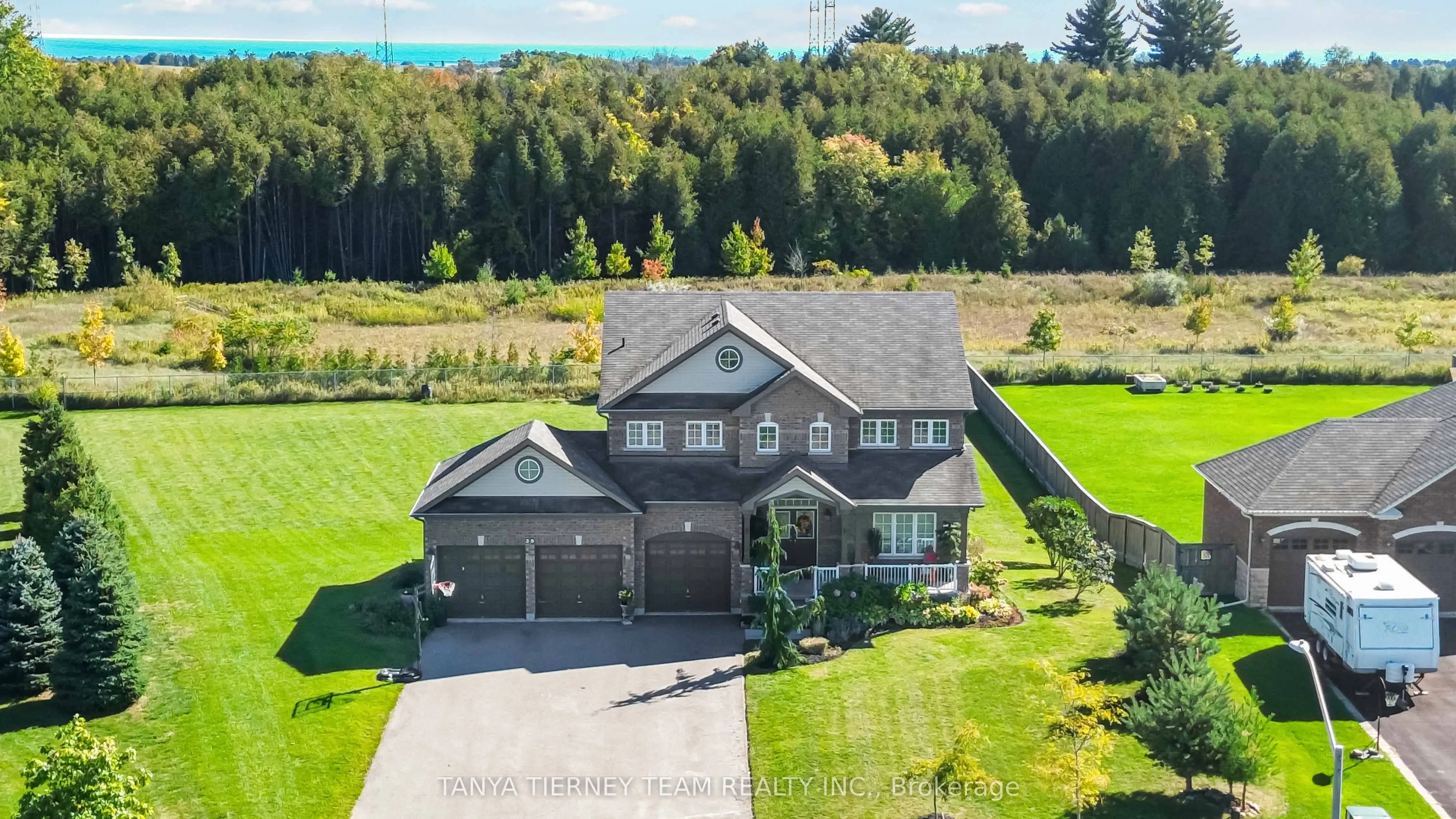 35 Charles Tilley Crescent