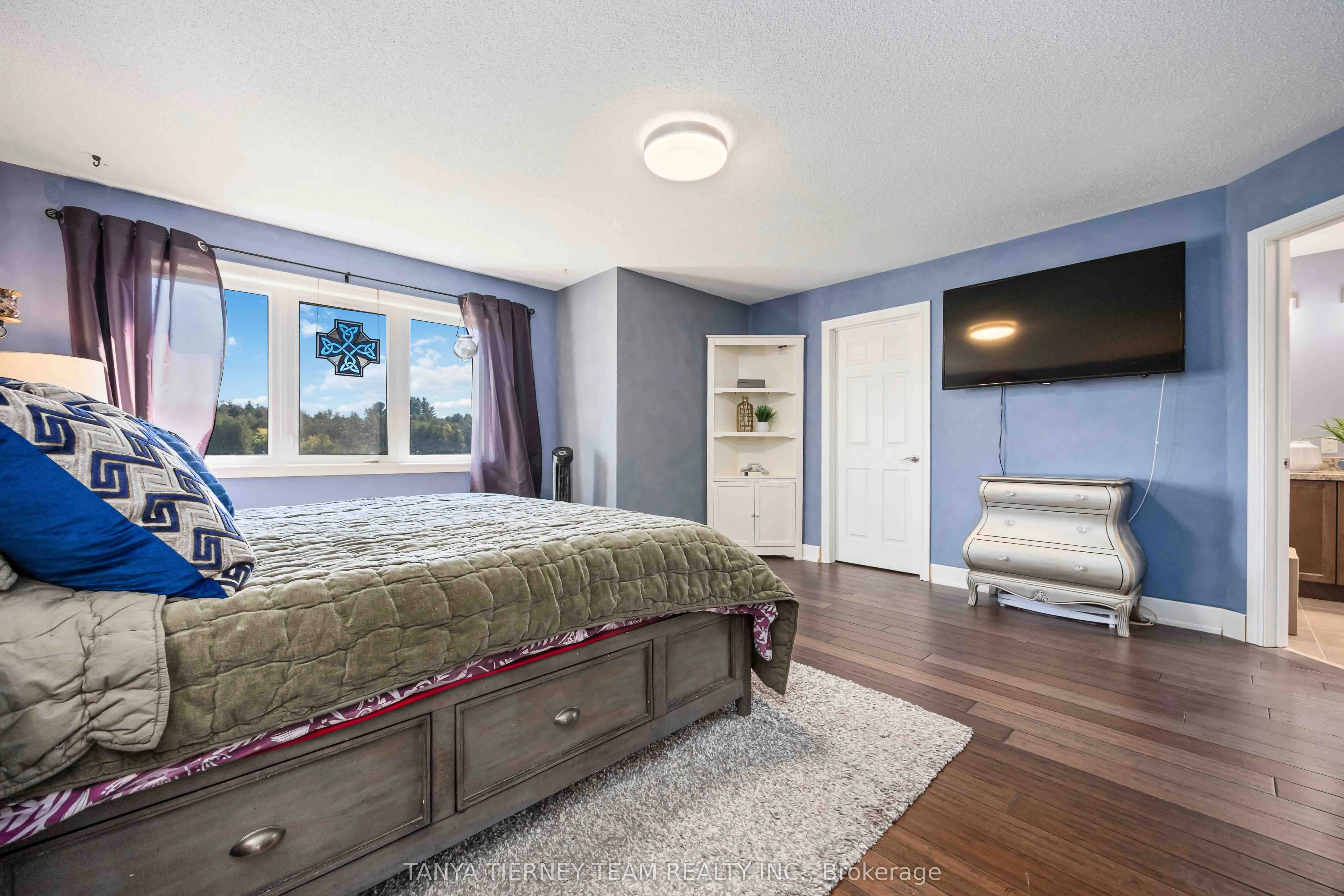 35 Charles Tilley Crescent