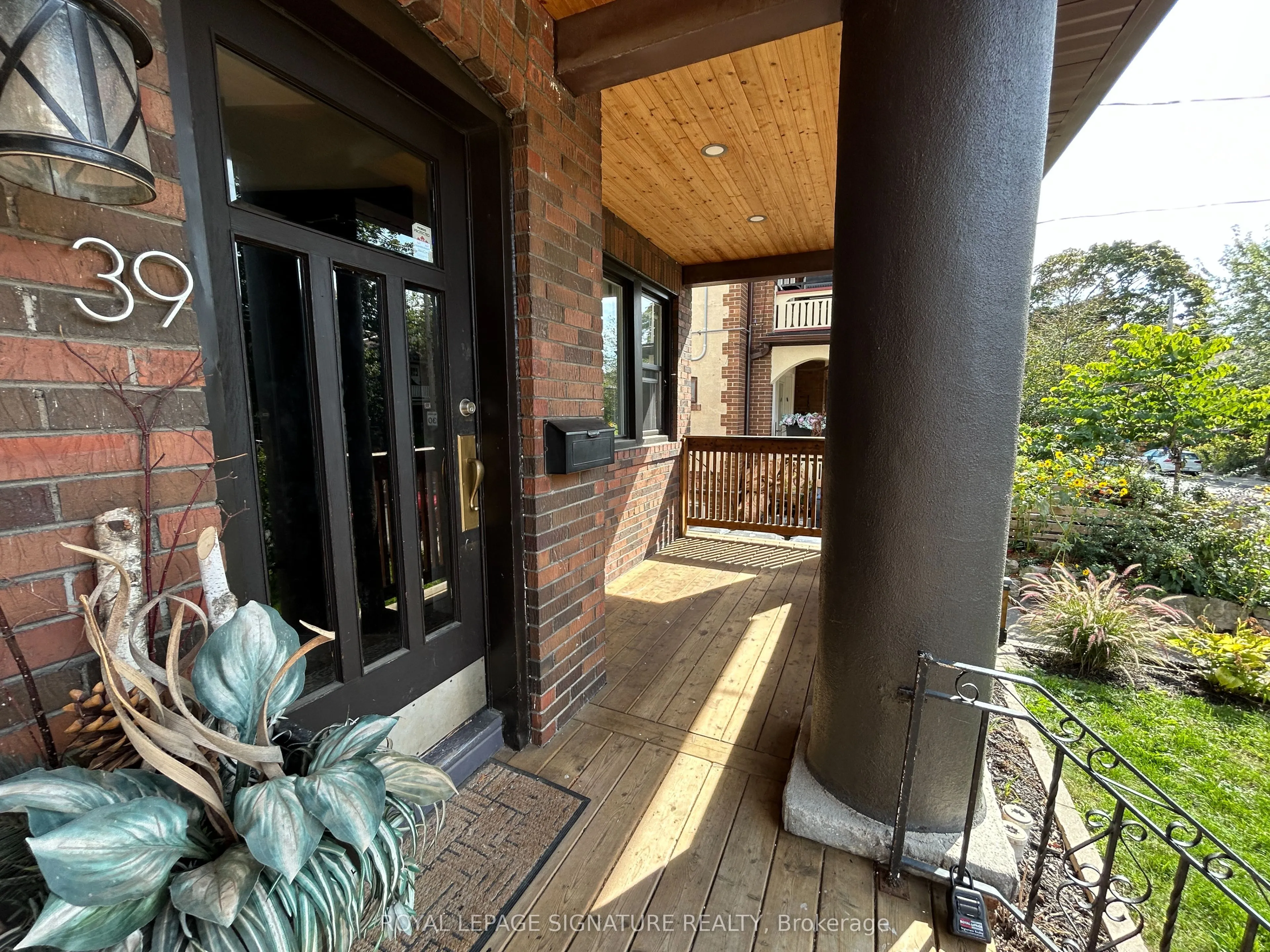 39 Scarboro Beach Boulevard, #Main