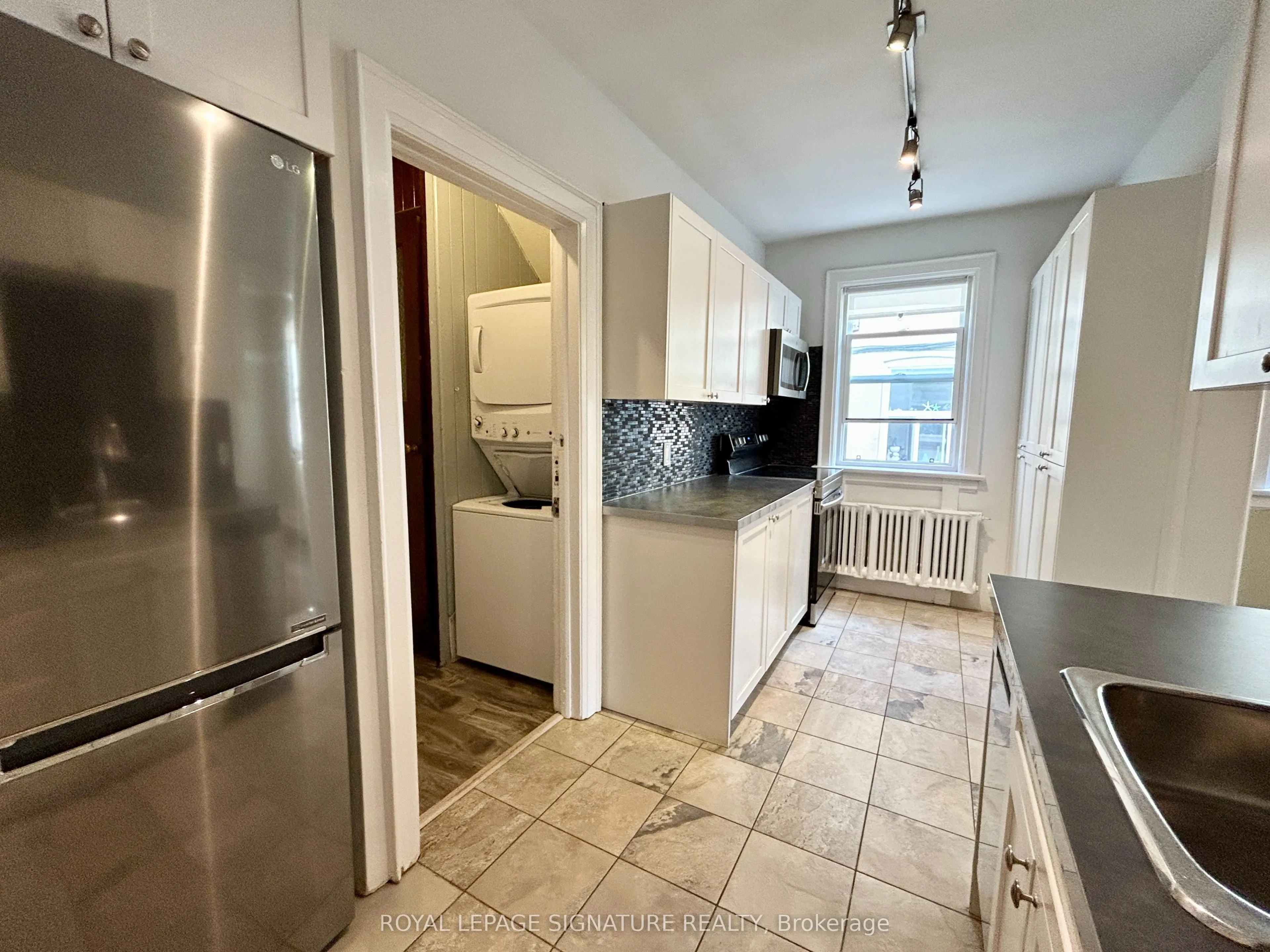39 Scarboro Beach Boulevard, #Main