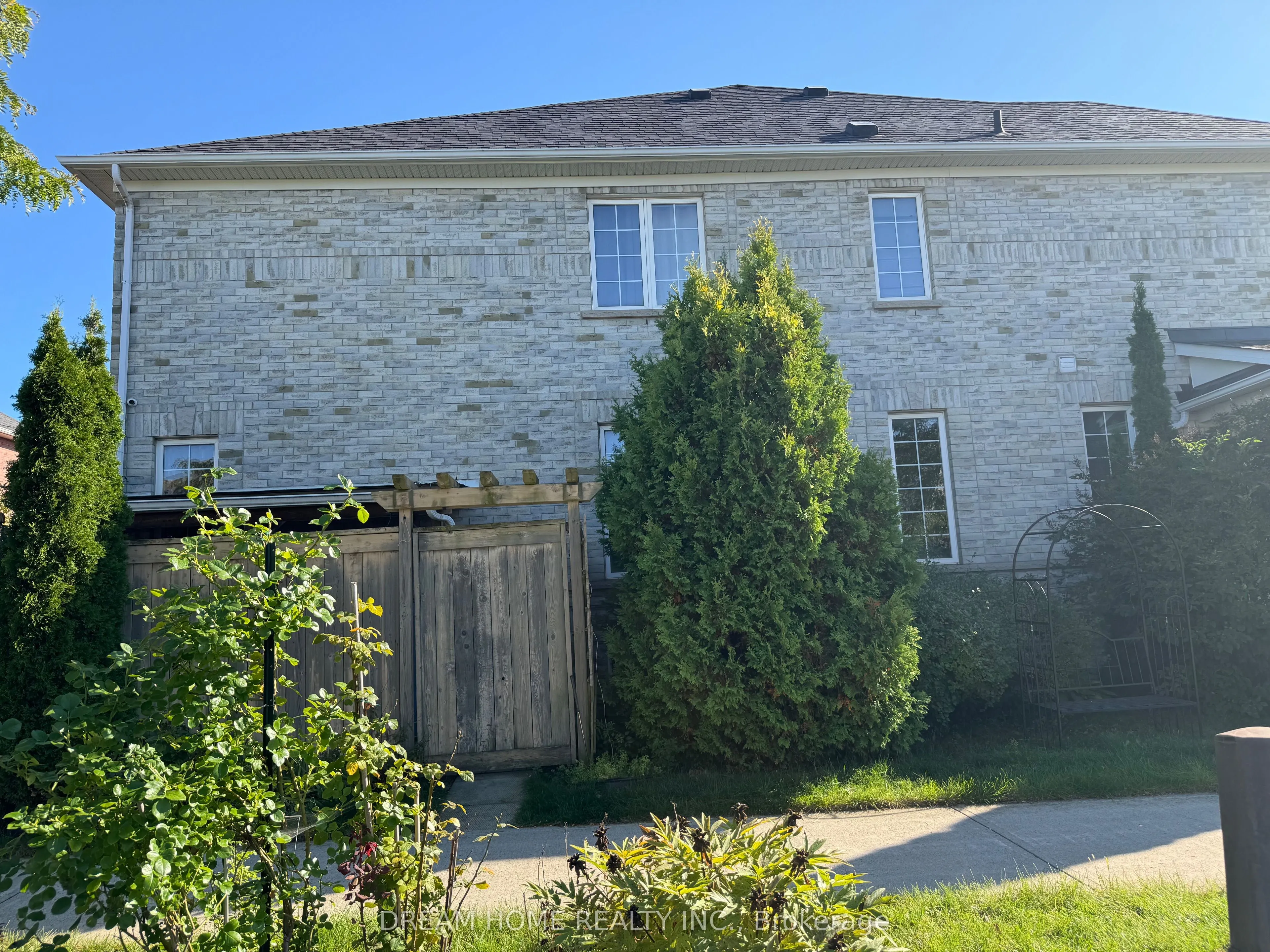 33 Vivian Road