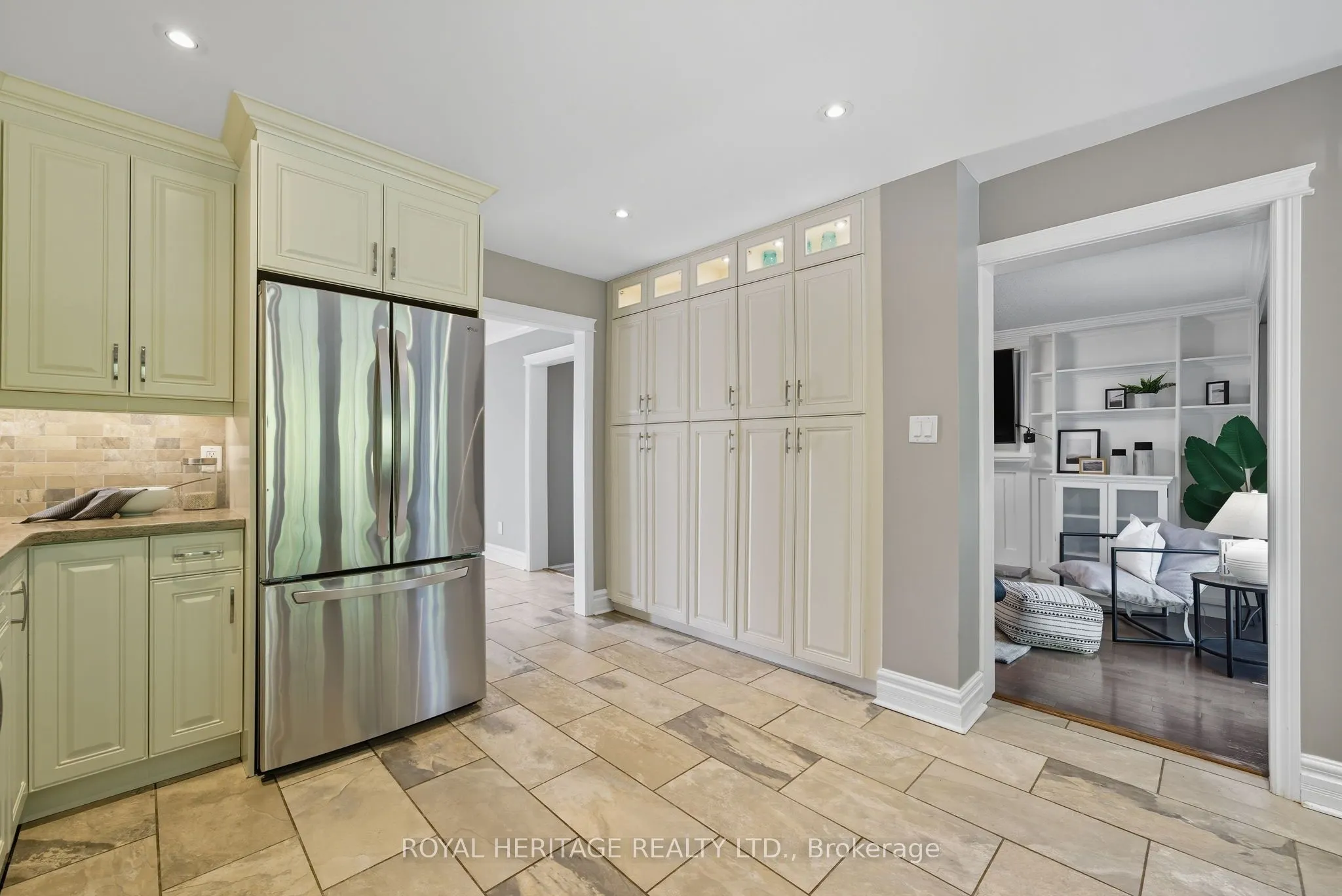 30 Chatsworth Crescent