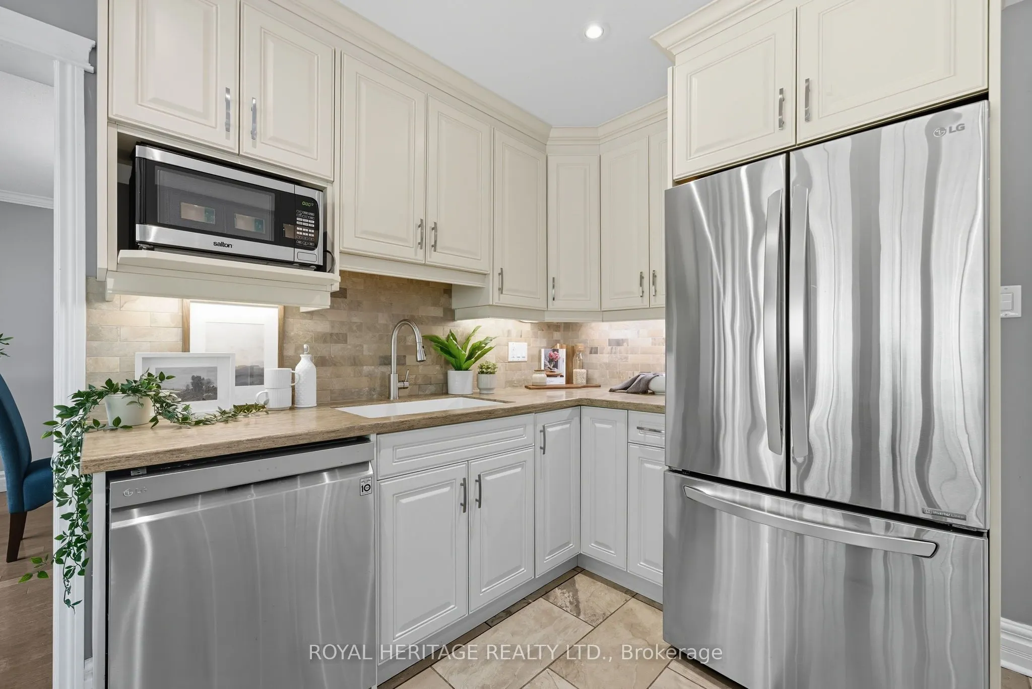 30 Chatsworth Crescent