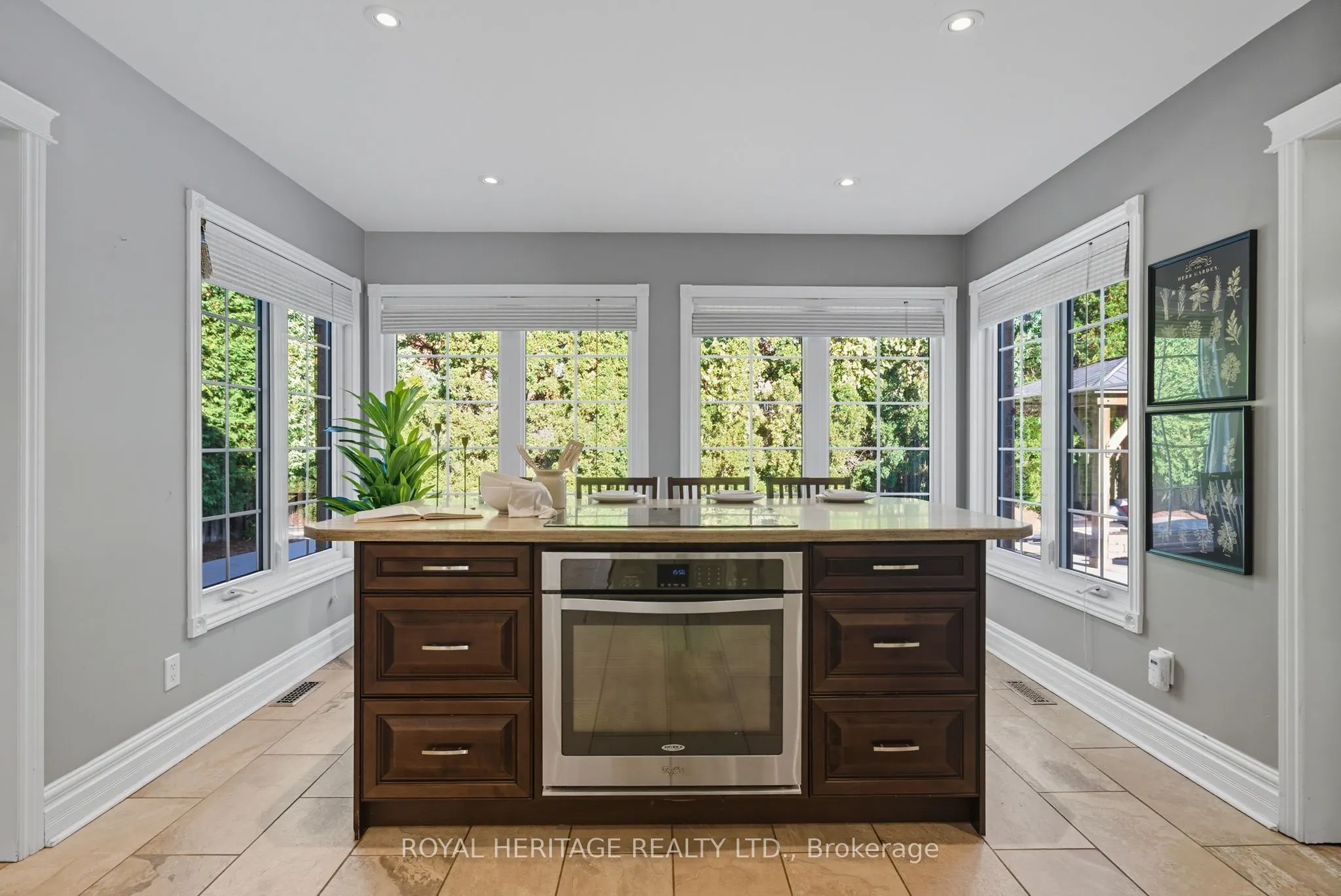30 Chatsworth Crescent
