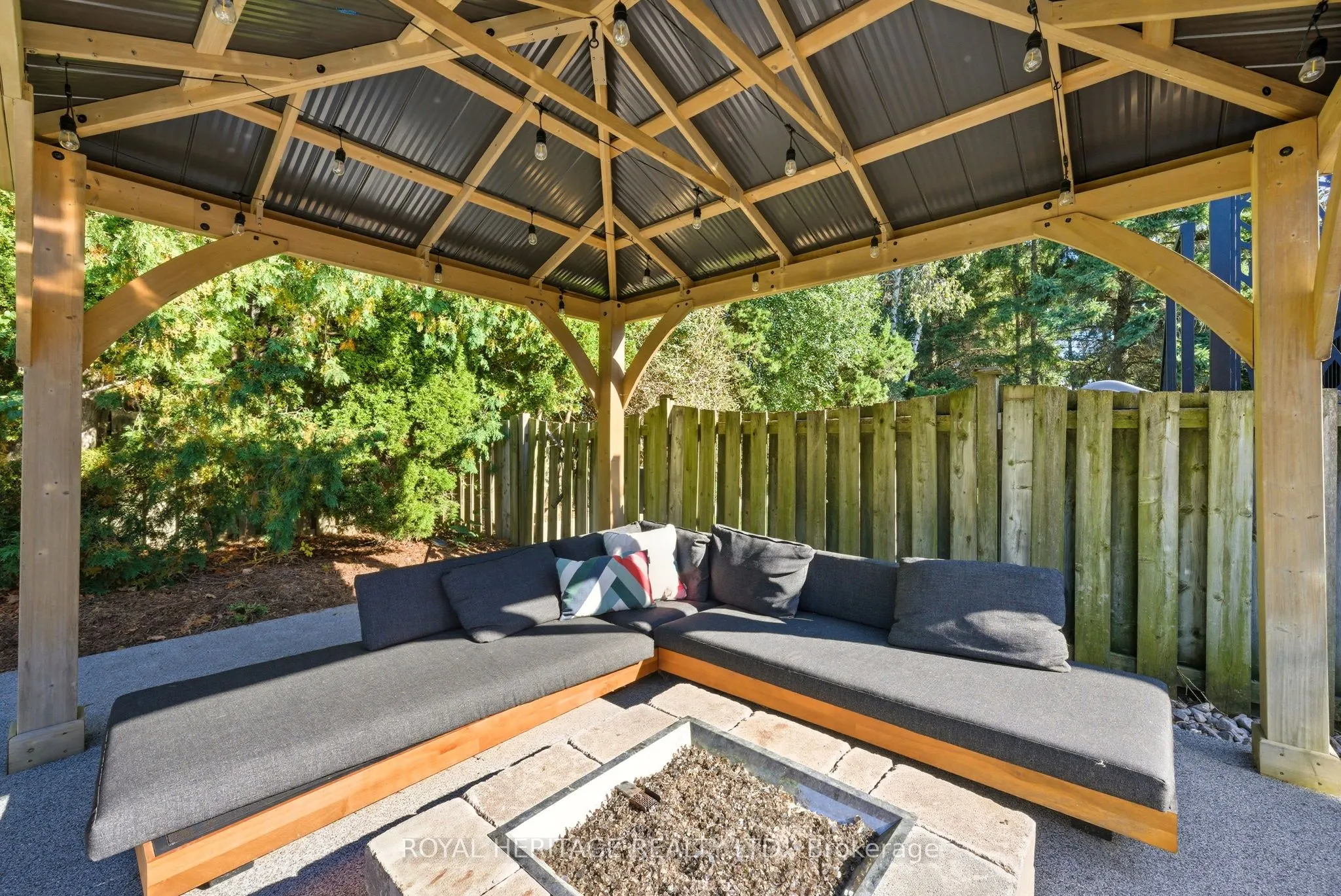 30 Chatsworth Crescent
