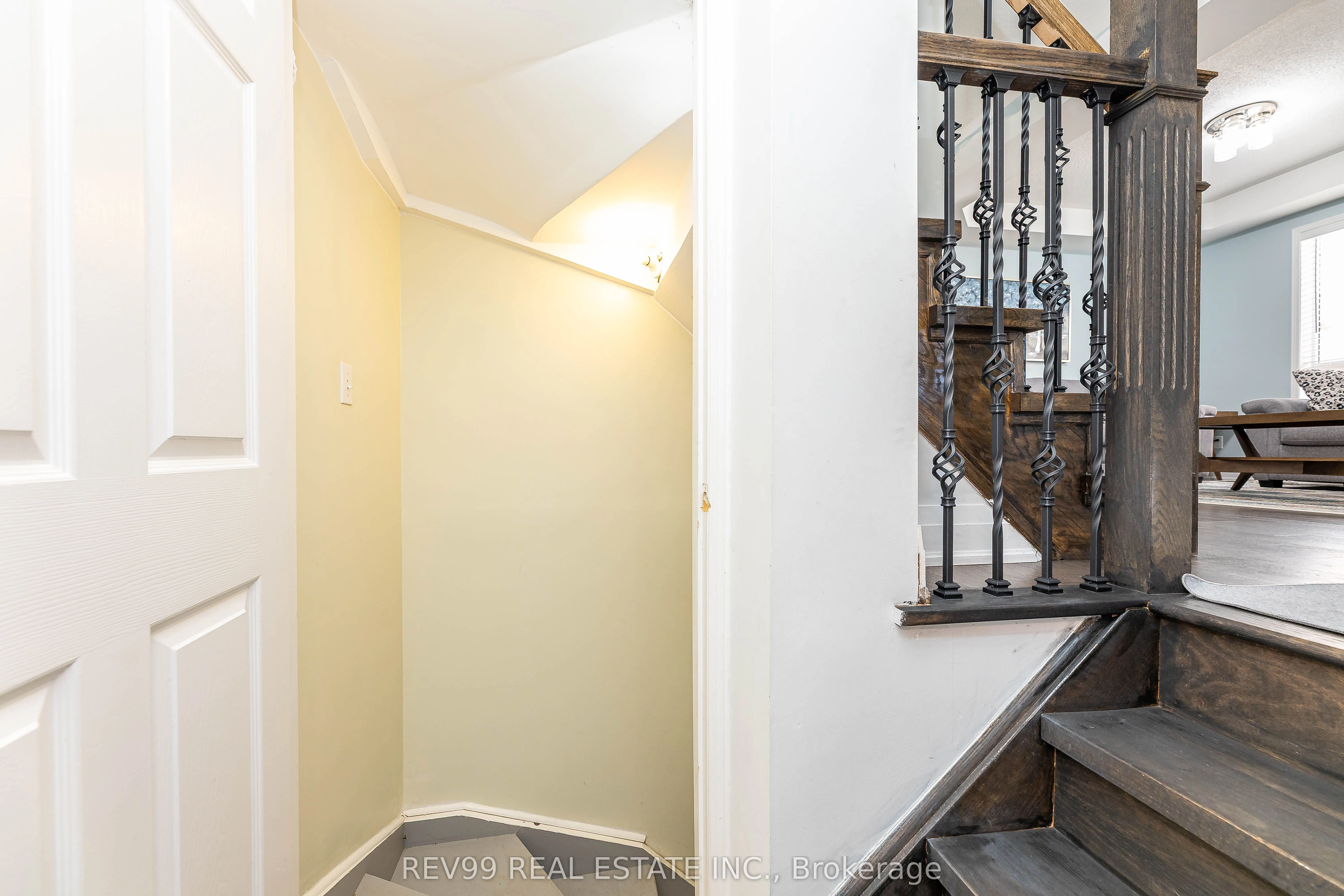 735 Brasswinds Trail