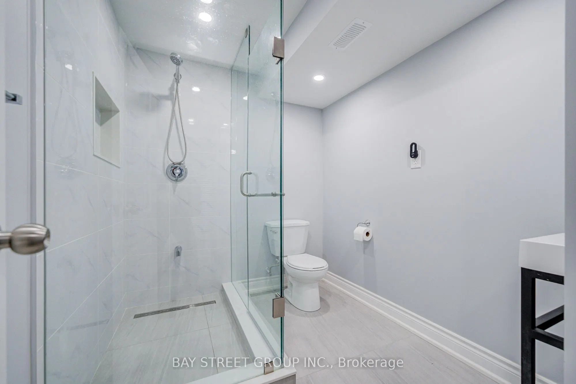 107 Enchanted Hills Crescent
